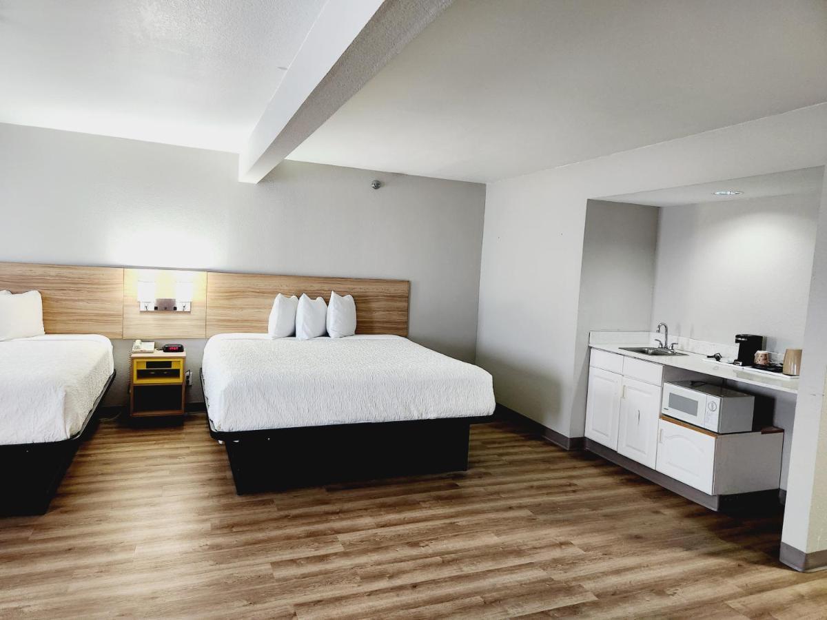 Two-Bedroom Executive Suite with Two King Beds - Non-Smoking