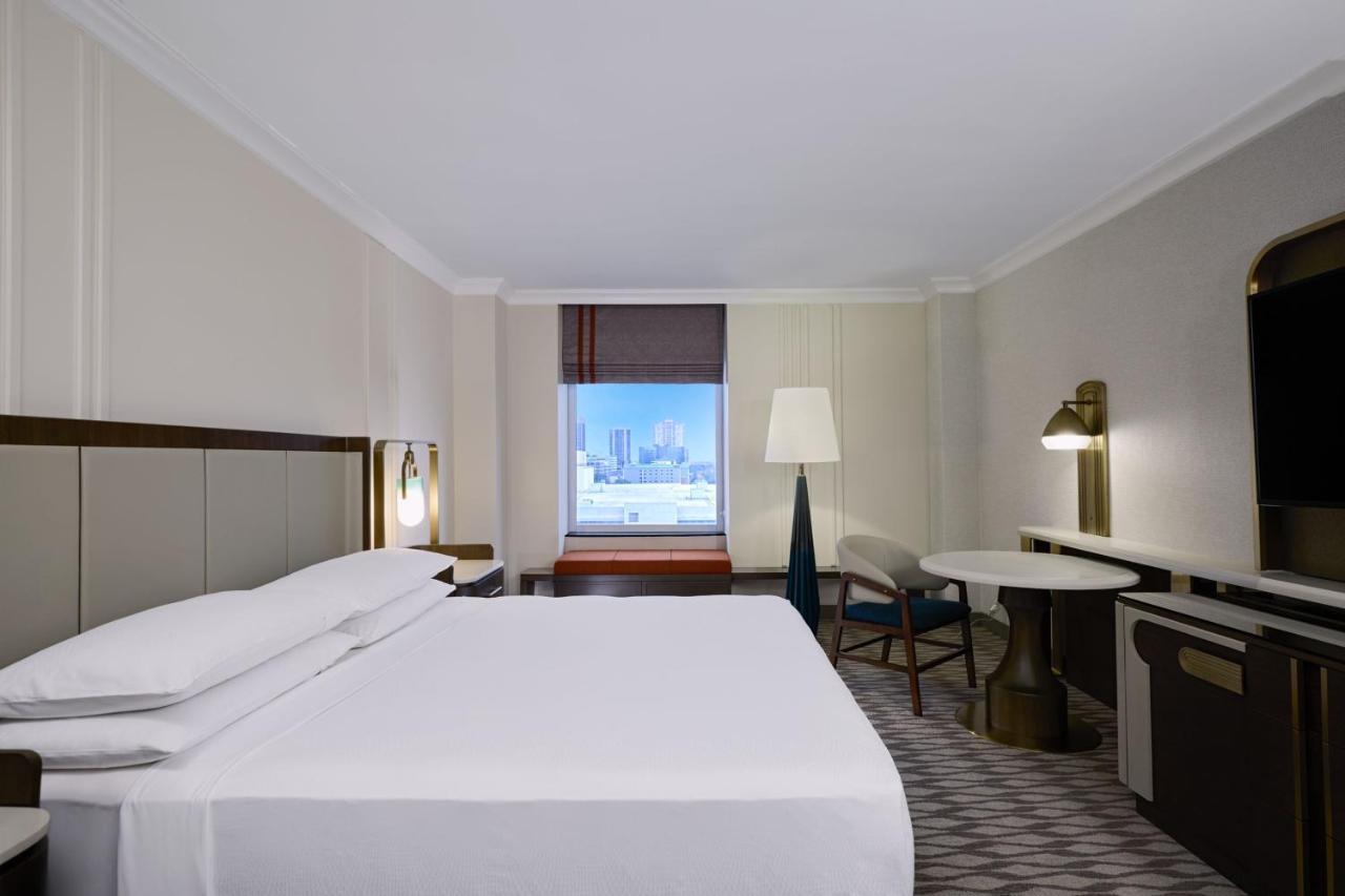 Guest Room King bed