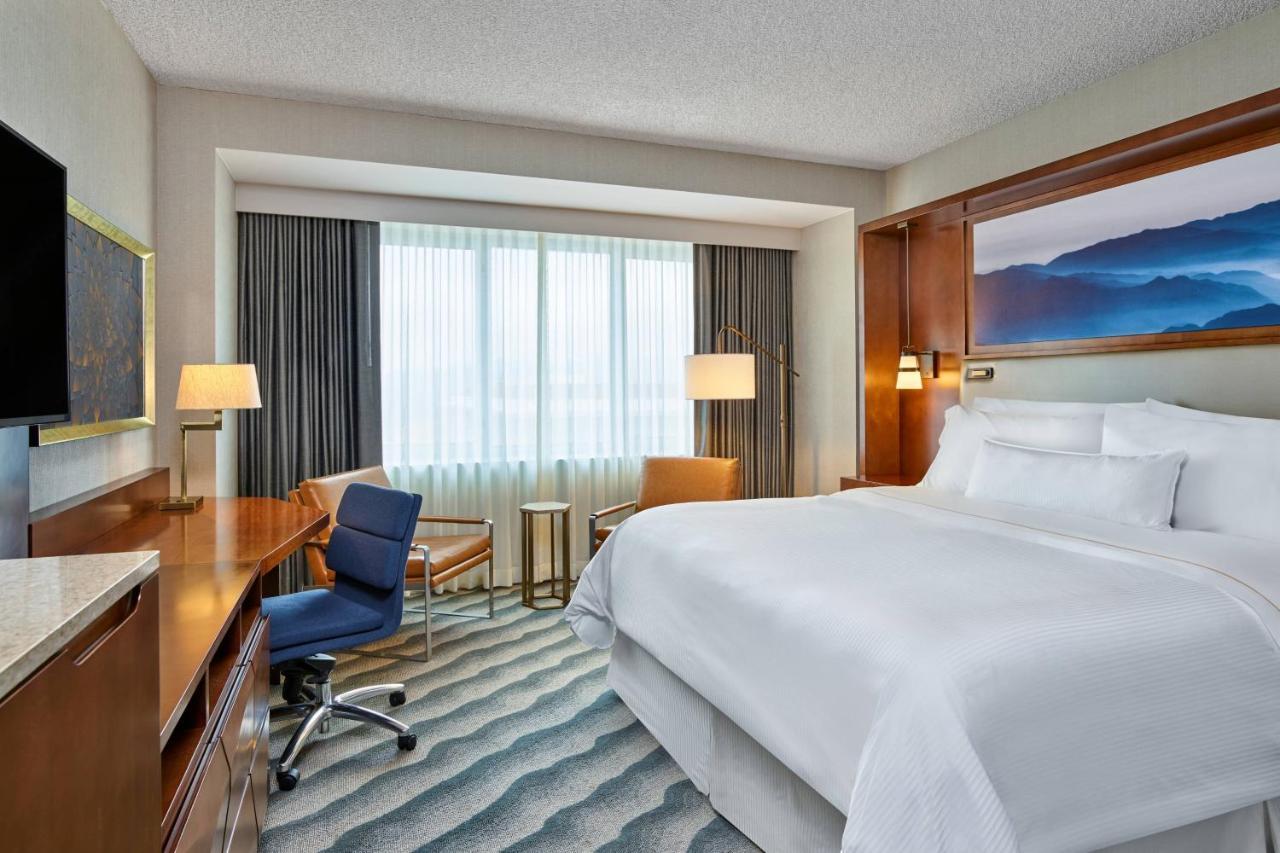 Deluxe, Guest room, 1 King,1547080618:JPEG