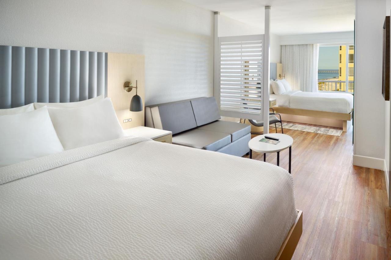 Studio mit Queensize-Bett, Balkon und Poolblick