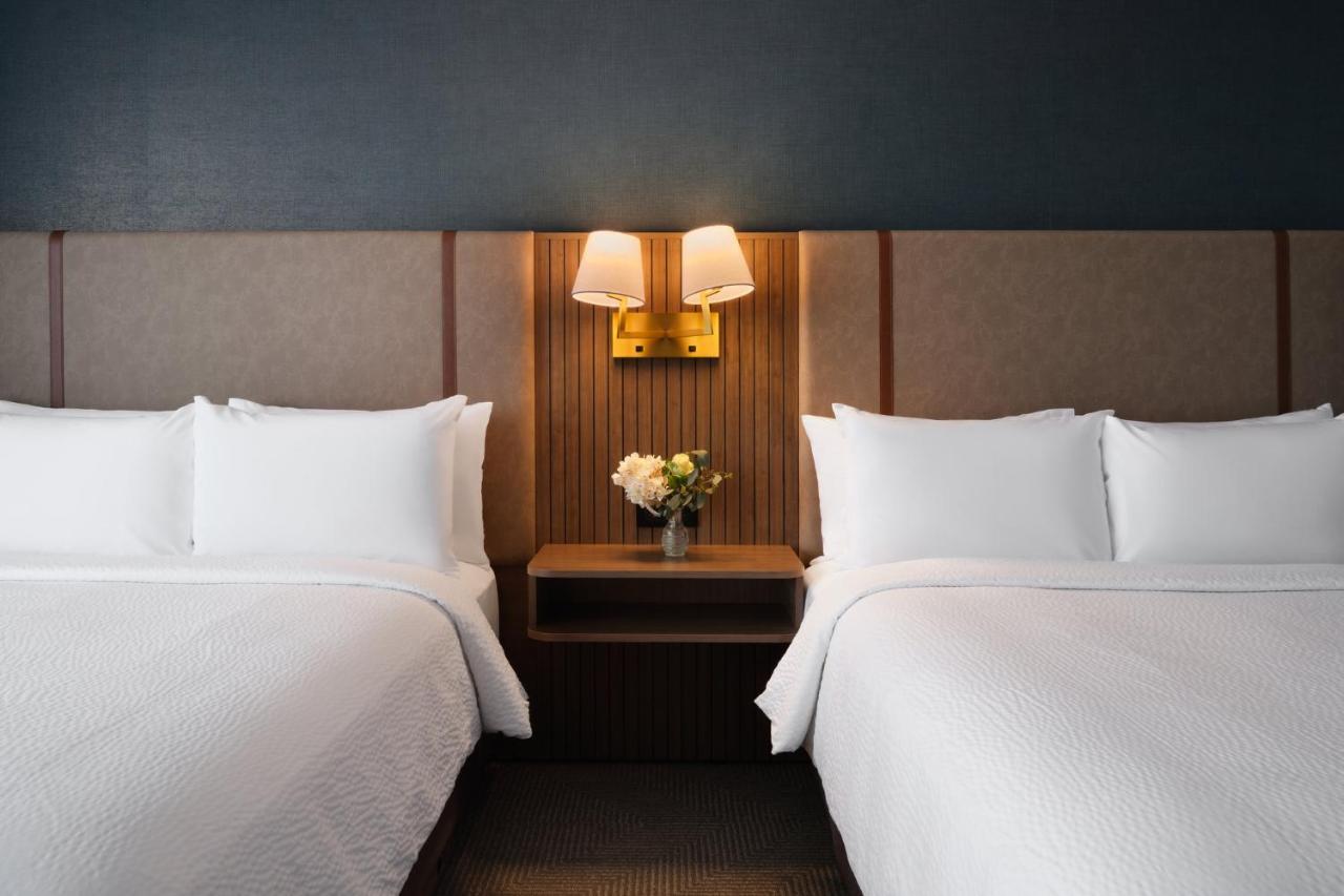 Premium Queen Room Two Queen Beds Airport View