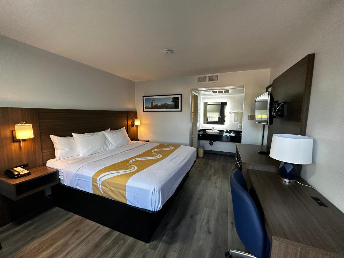 King Room with Roll-In Shower - Disability Access/Non Smoking,1544905582:JPEG