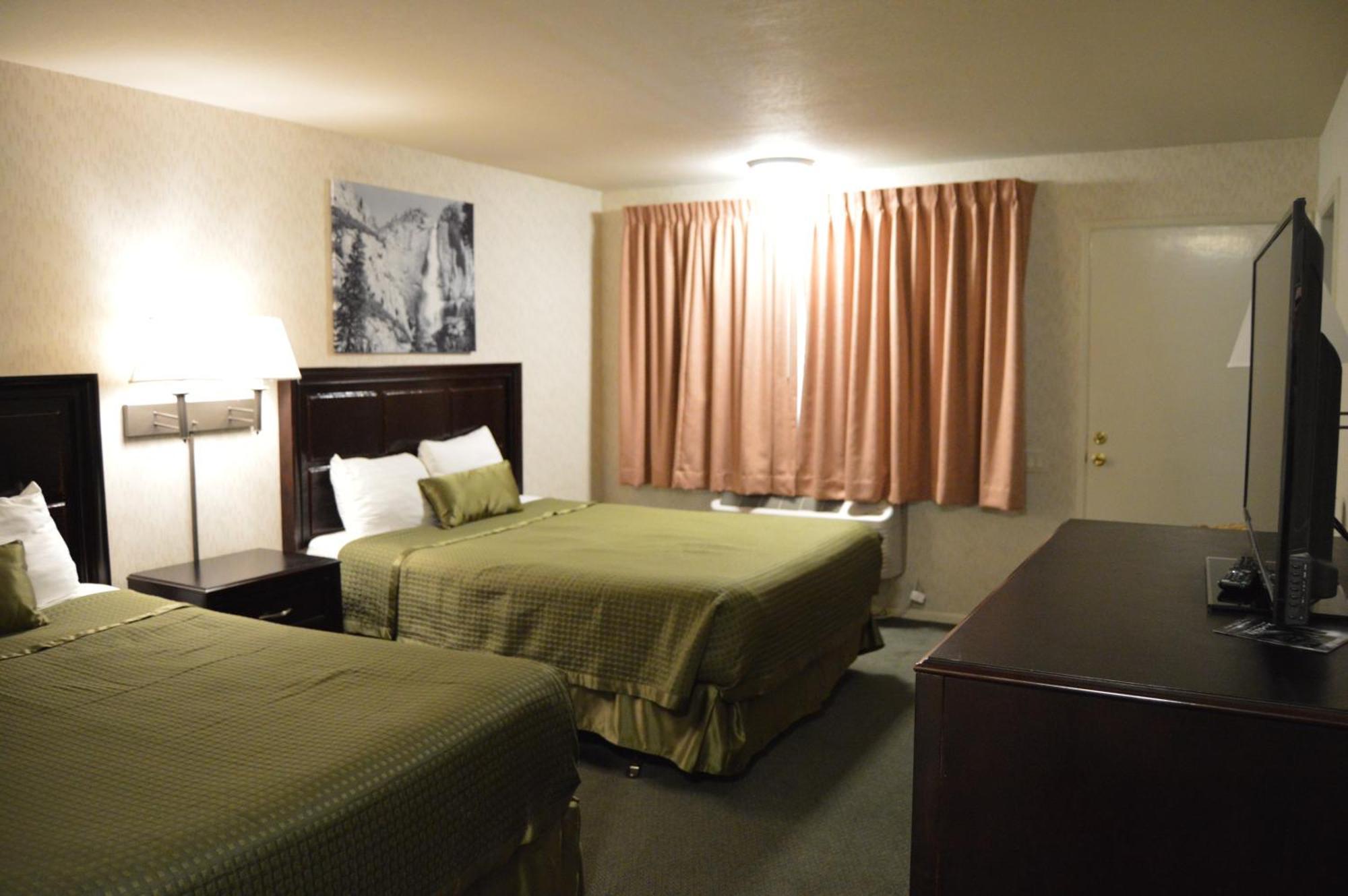 Queen Room Two Queen Beds
