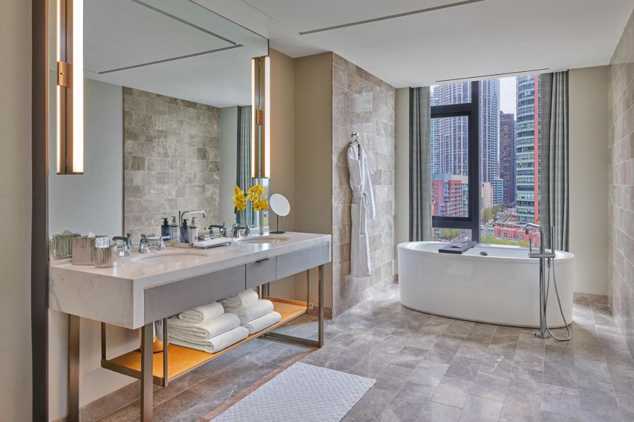 Deluxe King Room River View
