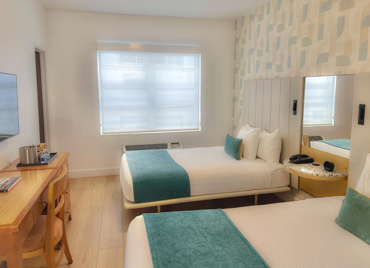 Classic Two Double Beds,1498553548:JPEG