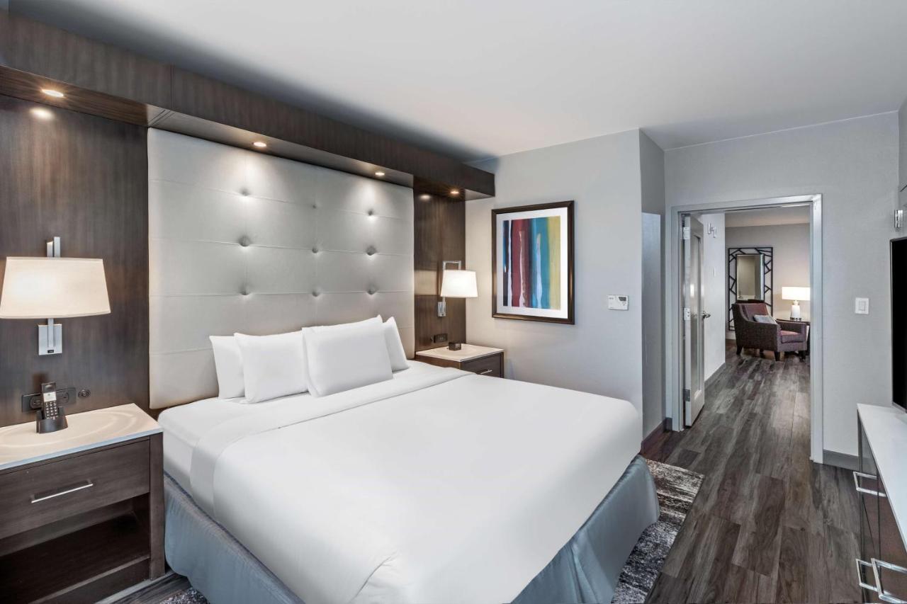 Suite Premium esquinera de 2 habitaciones con cama extragrande