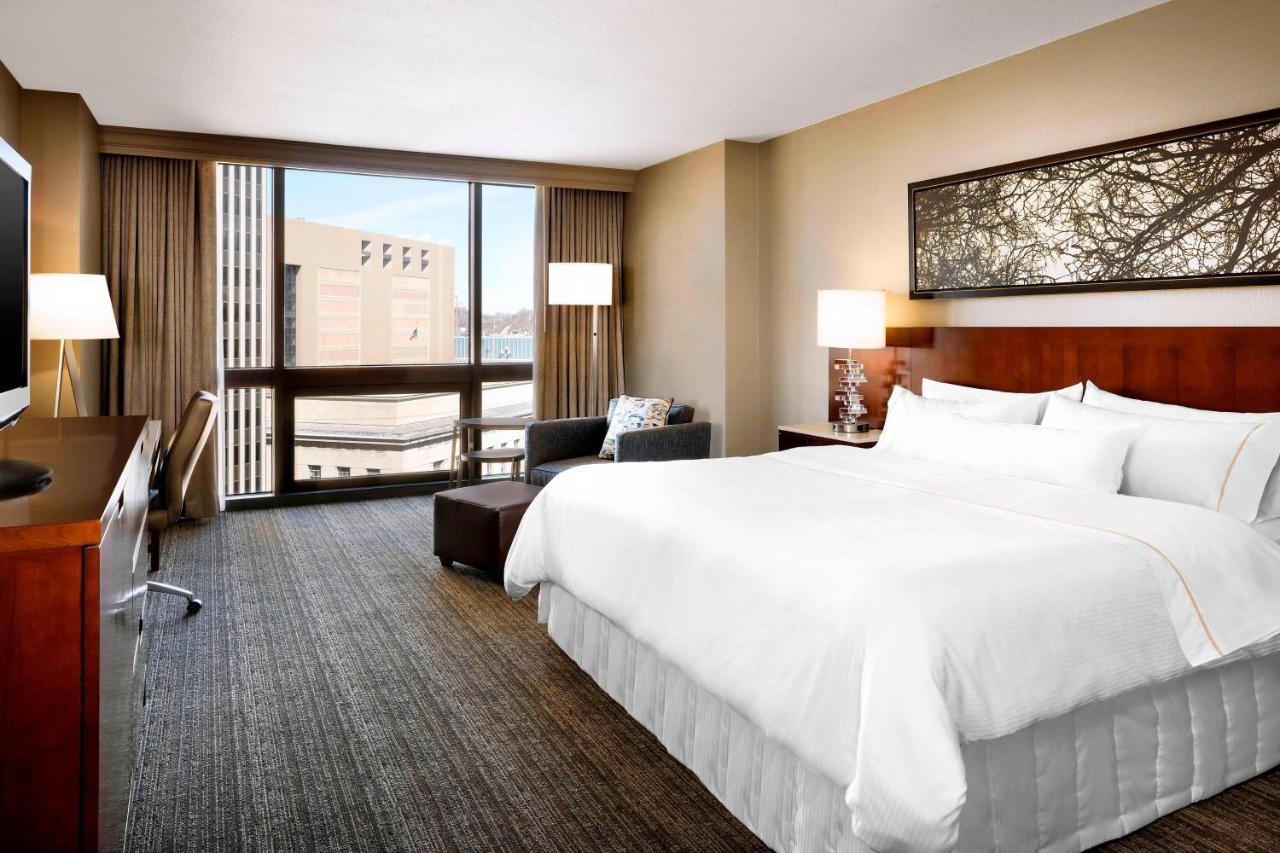 Grand Deluxe, Guest room, 1 King,1498805224:JPEG