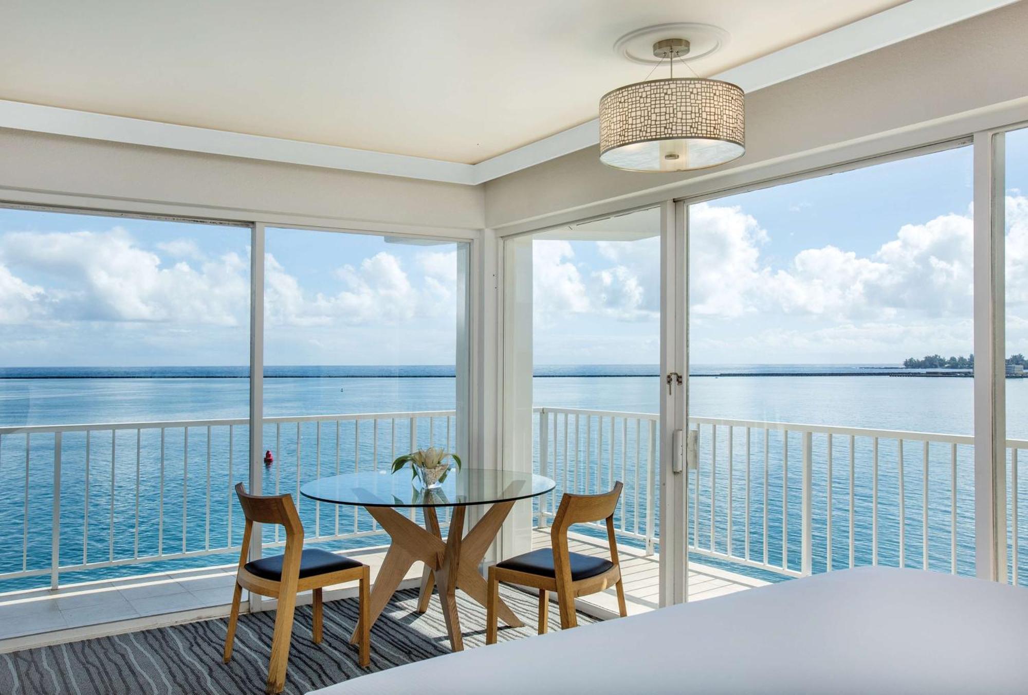 Junior Suite Ocean Front