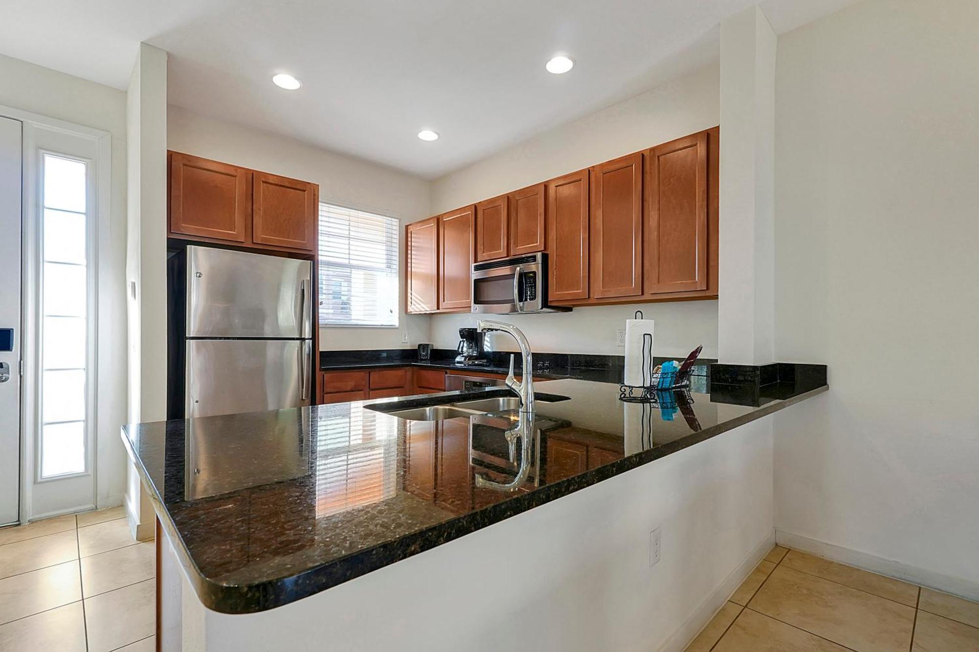 Three-Bedroom Villa Lake View