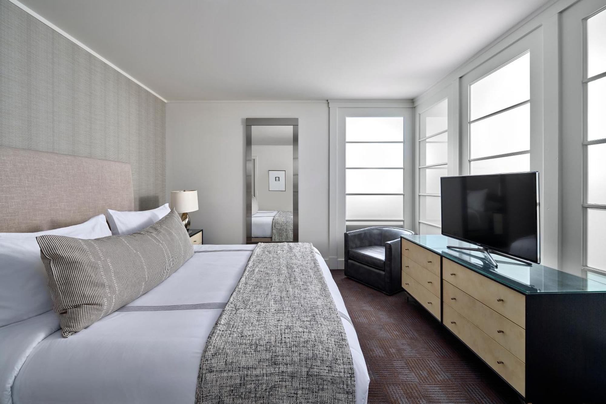 One Bedroom Platinum Suite