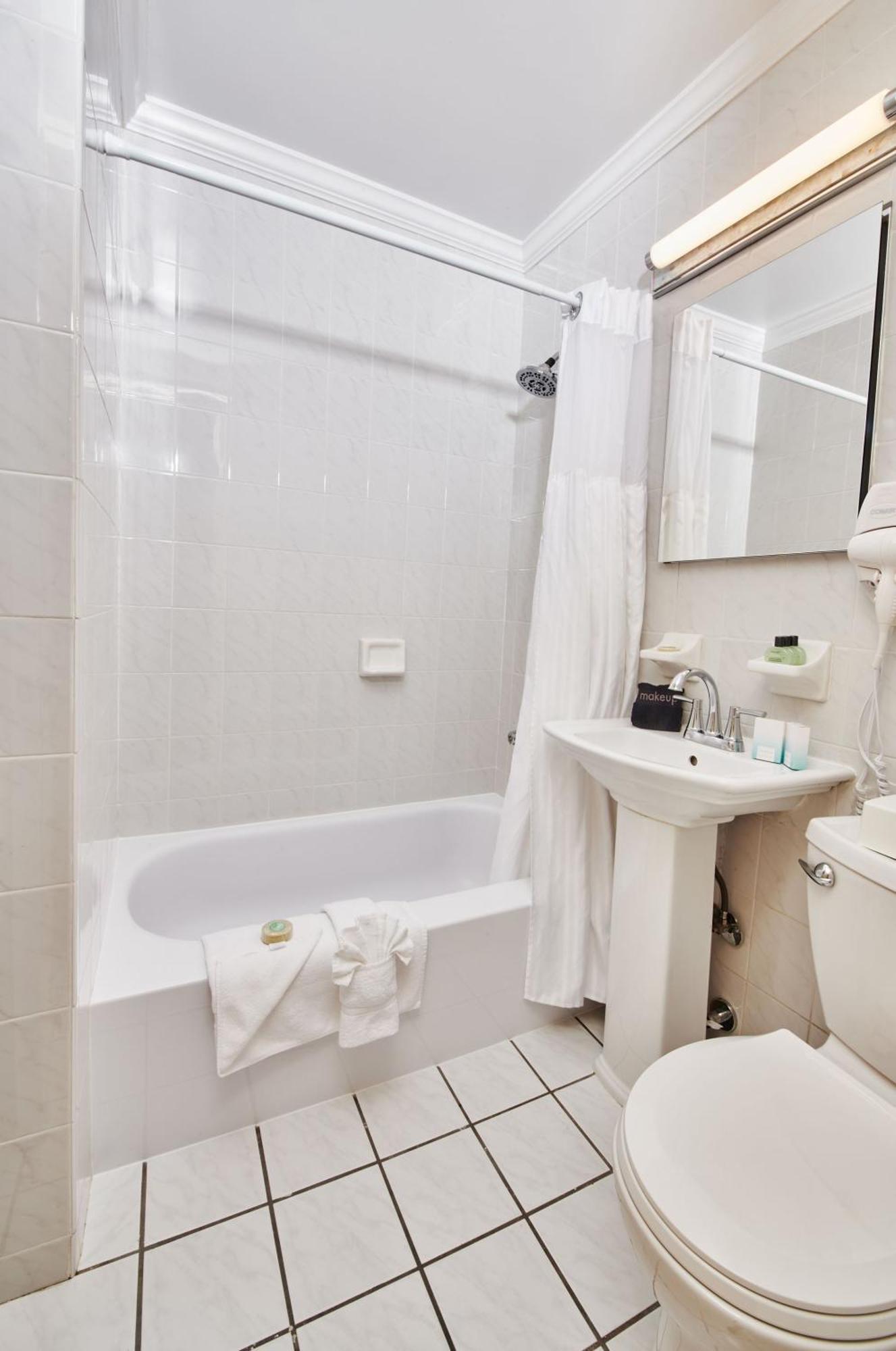 One-Bedroom Apartment King Bed,1525998346:JPEG