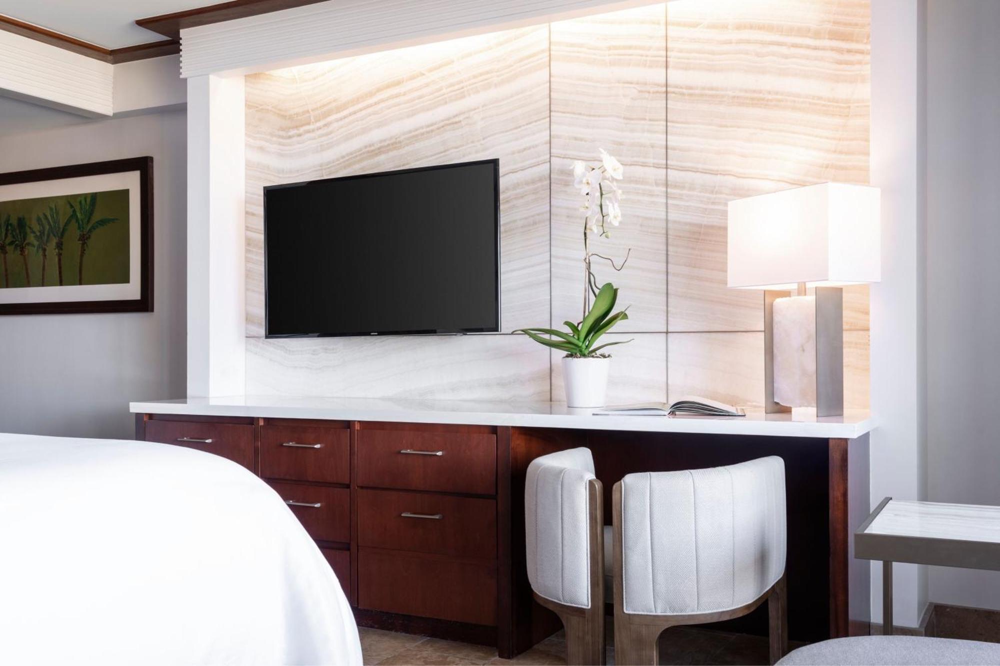 Deluxe Resort Room 1 King