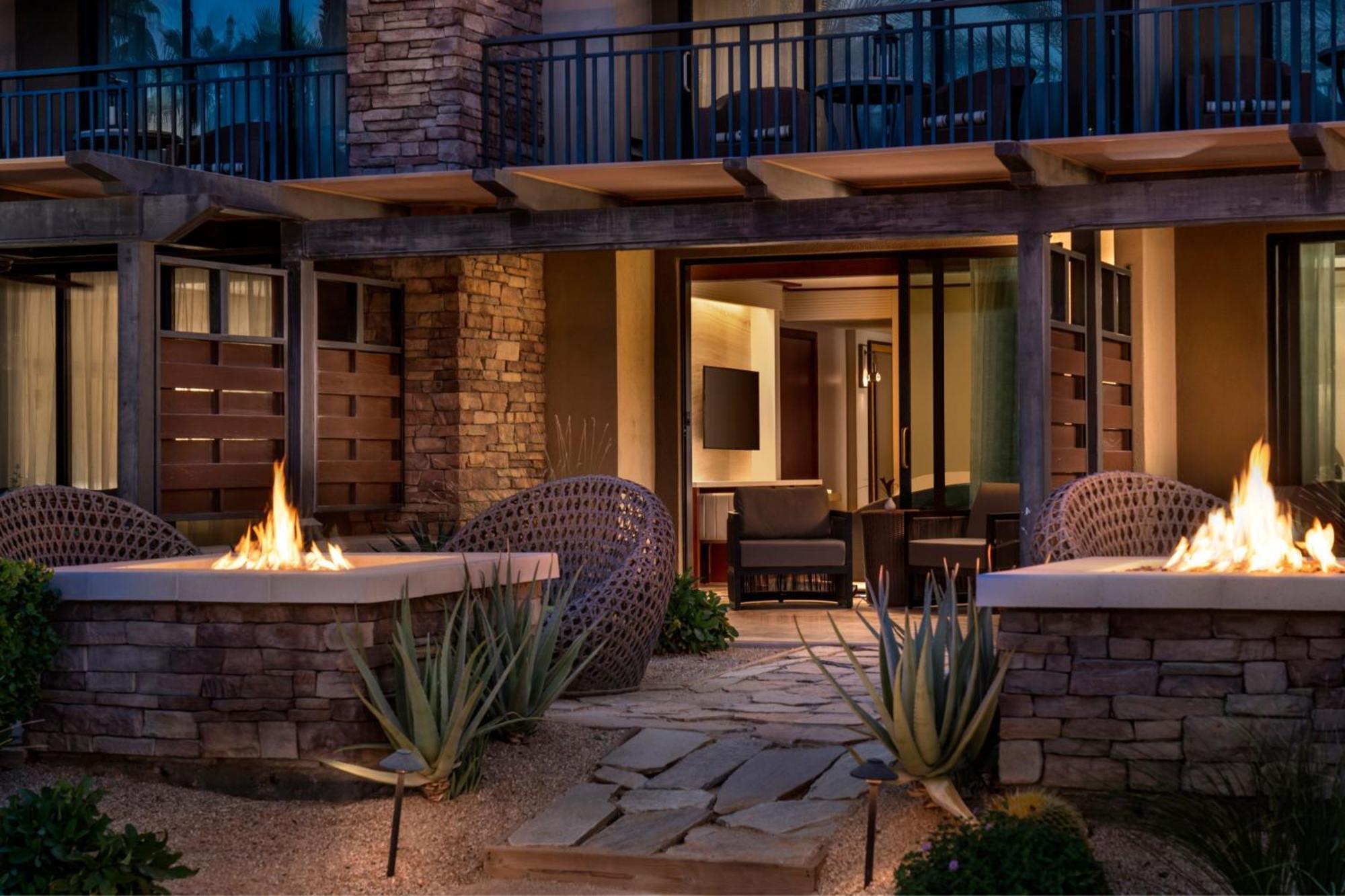 Terrace Firepit Room 2 Queens