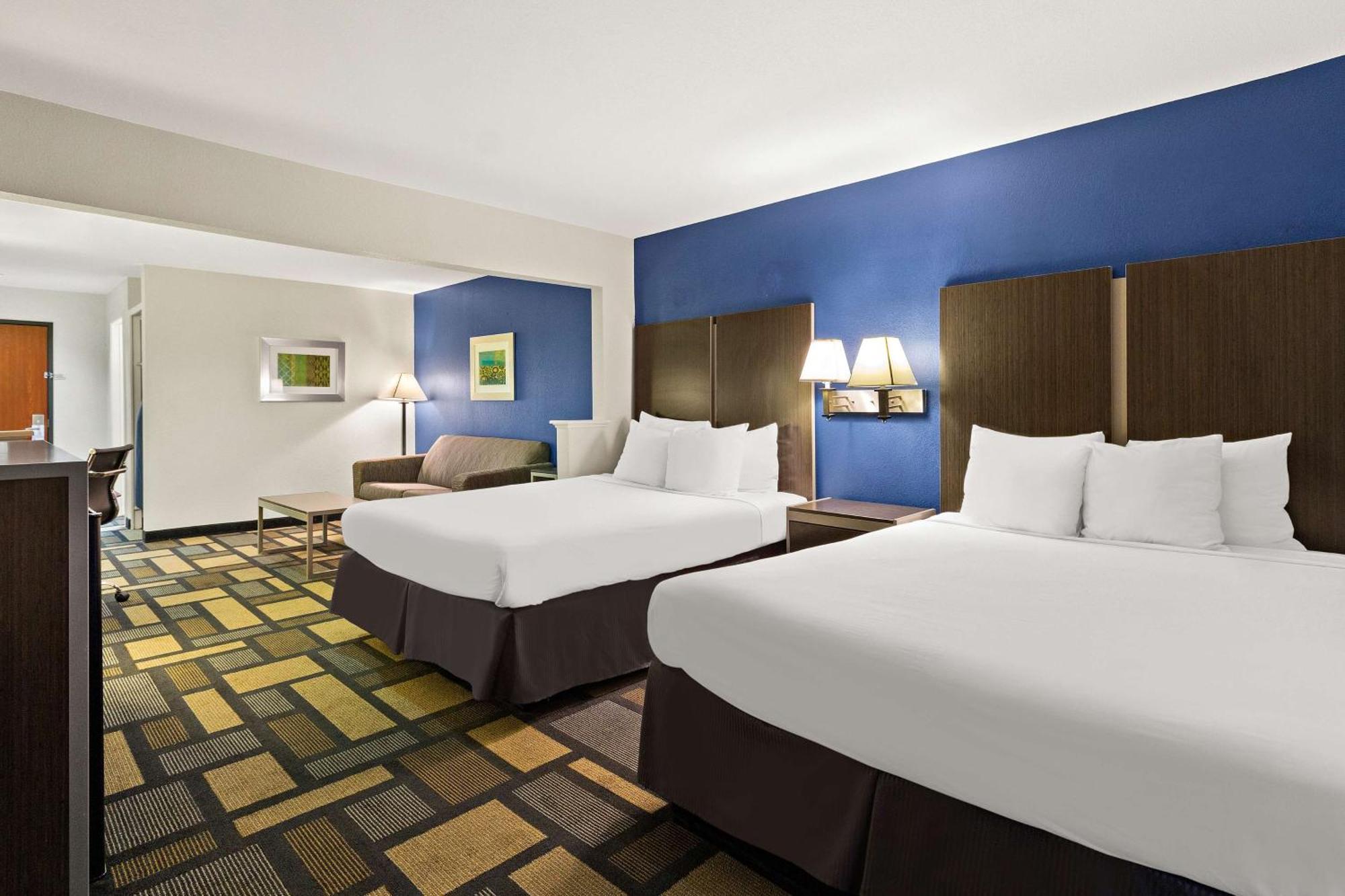 Queen Suite with Two Queen Beds and Sofa Bed - Mobility Accessible/Non-Smoking