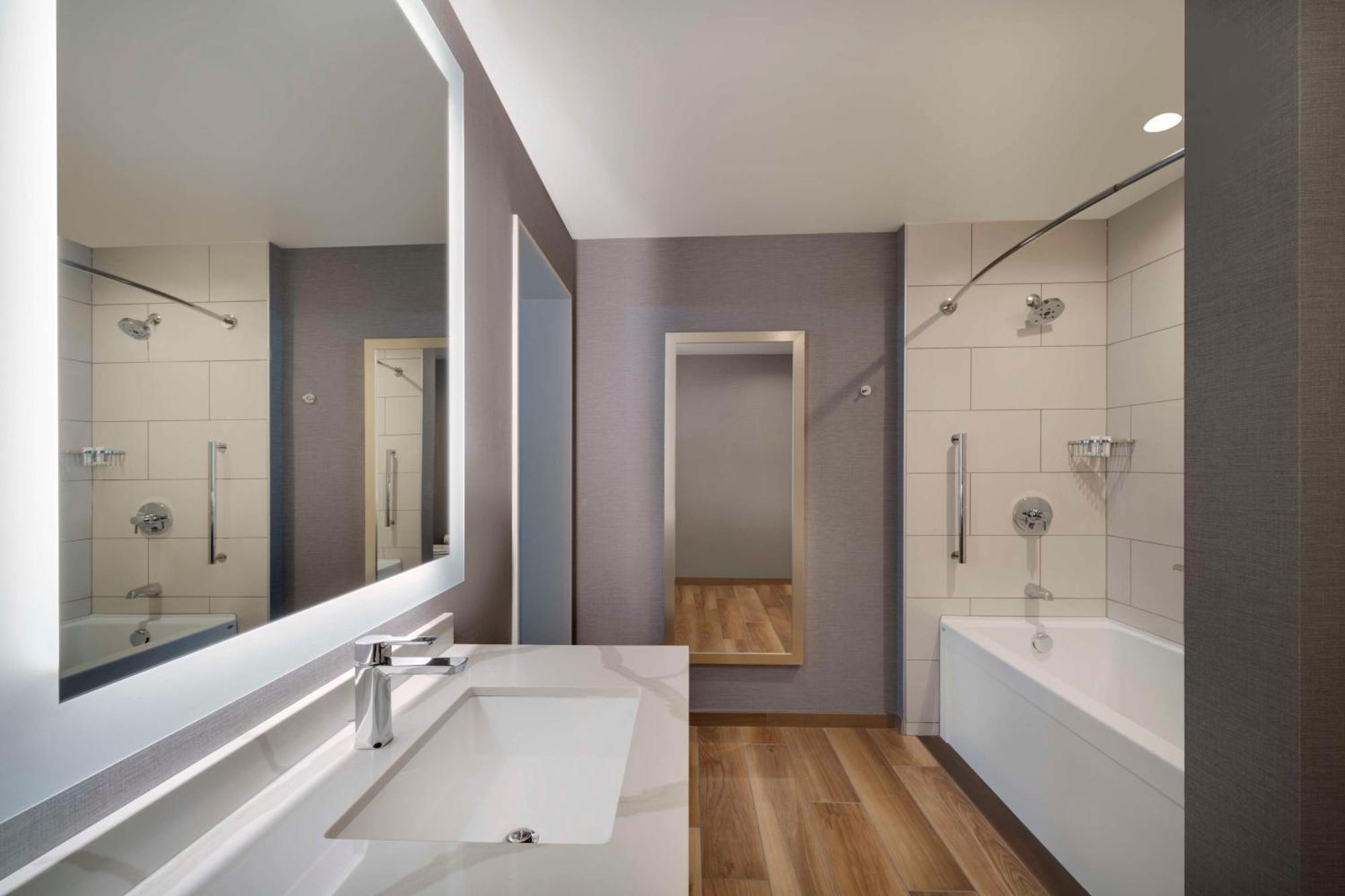 One Bedroom Kitchen Suite 