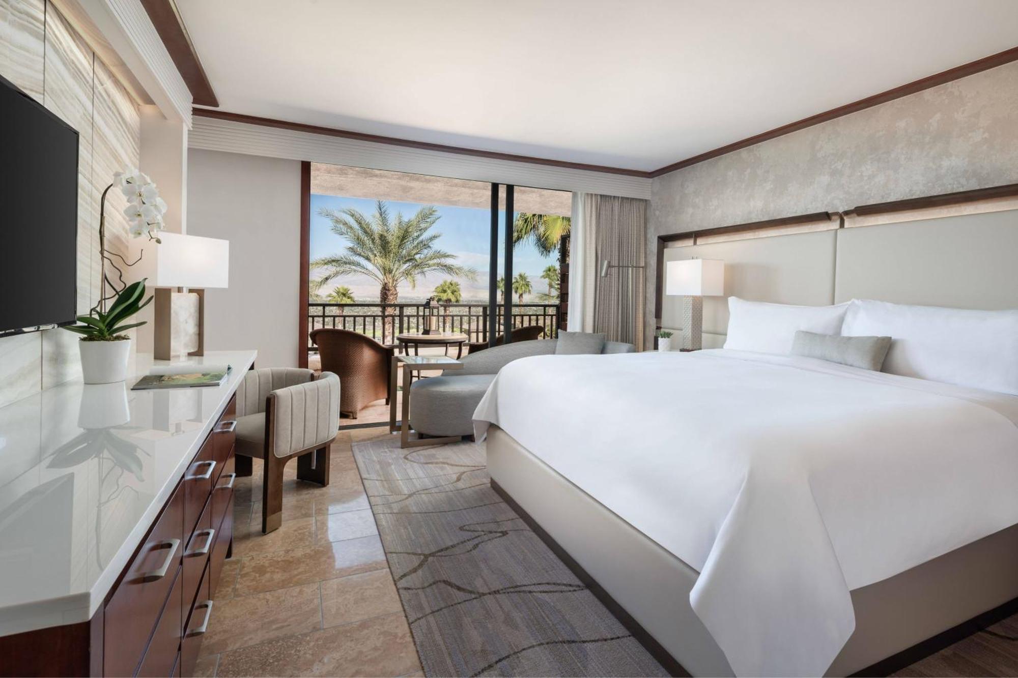 Deluxe Resort Room 1 King