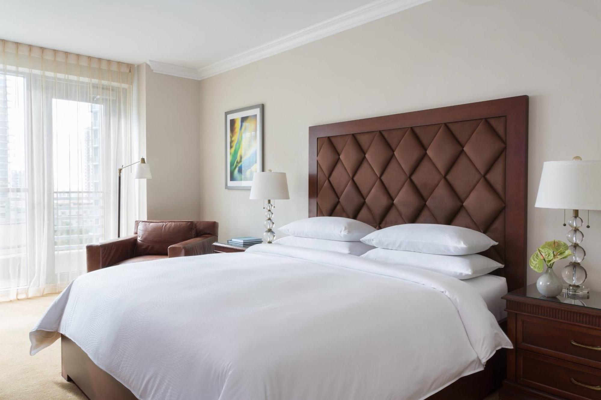 Concierge Level Guest Room Two Double Beds City View,1547186899:JPEG