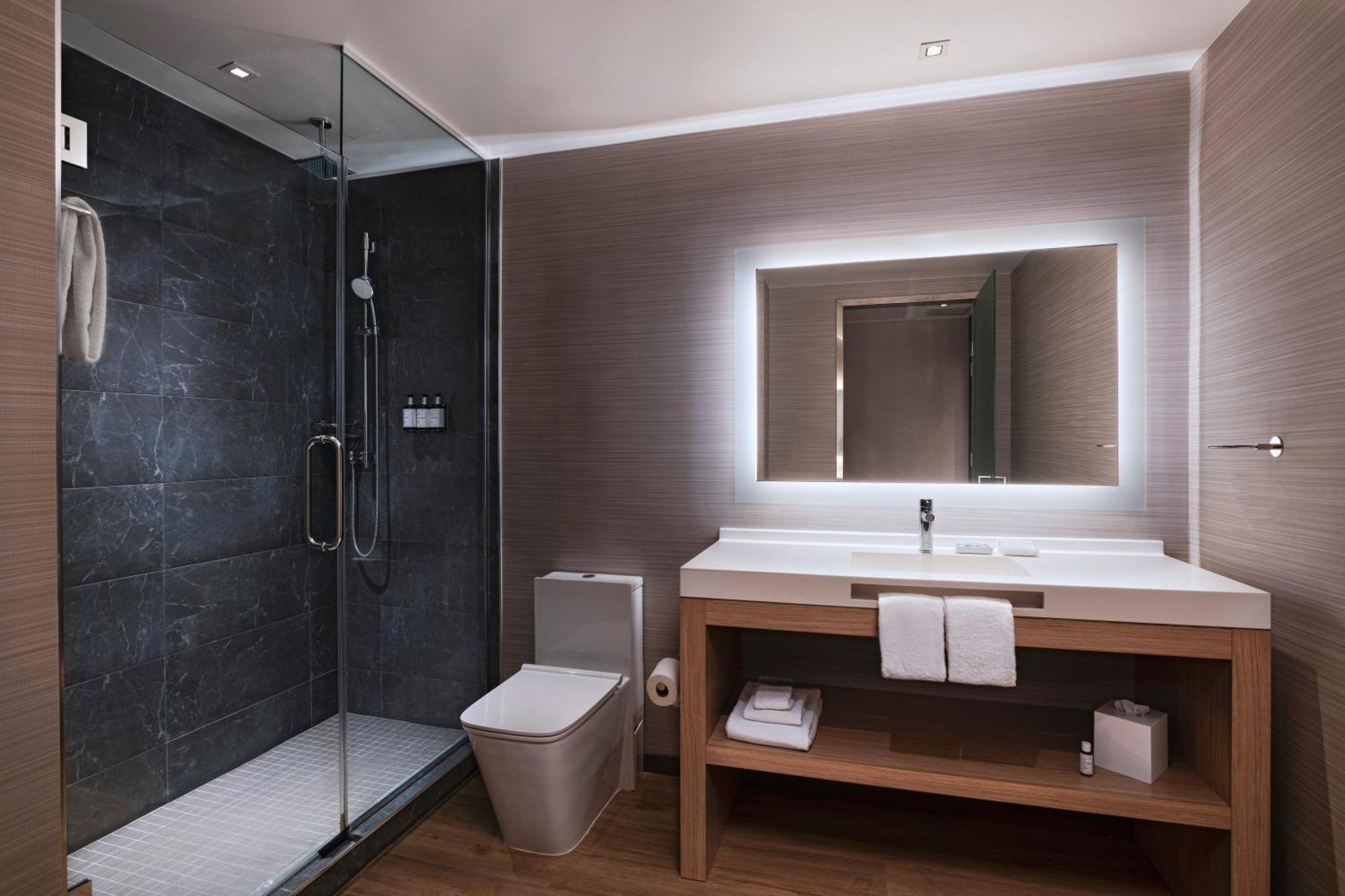 King Room,1668120164:JPEG