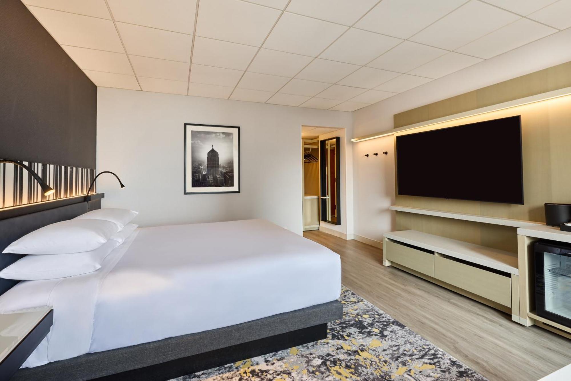 Kamer met Kingsize Bed en Rolstoeltoegankelijke Douche - Geschikt voor Gasten met een LIchamelijke Beperking