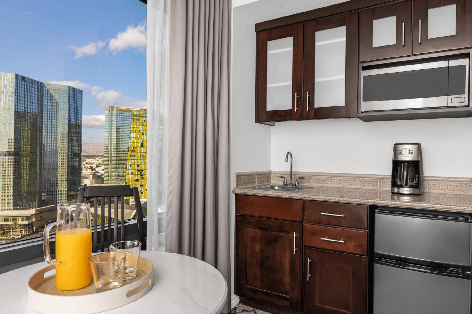 Deluxe Family Suite,1550188720:JPEG