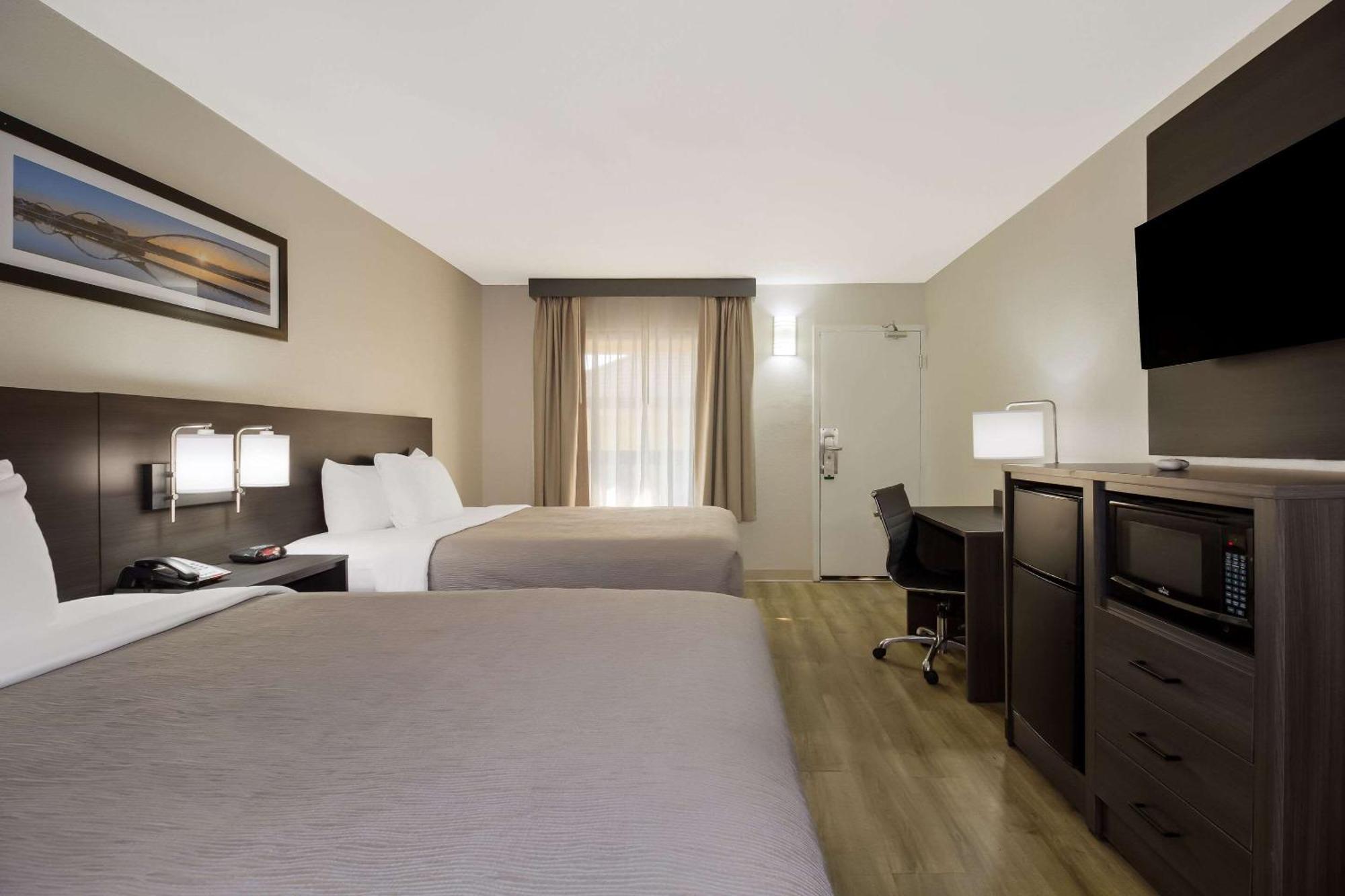 Quadruple Room Two Queen Beds Non Smoking