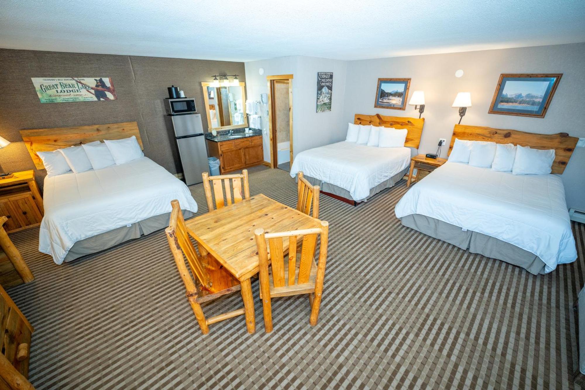 3 Queen Room Non-Pet Friendly