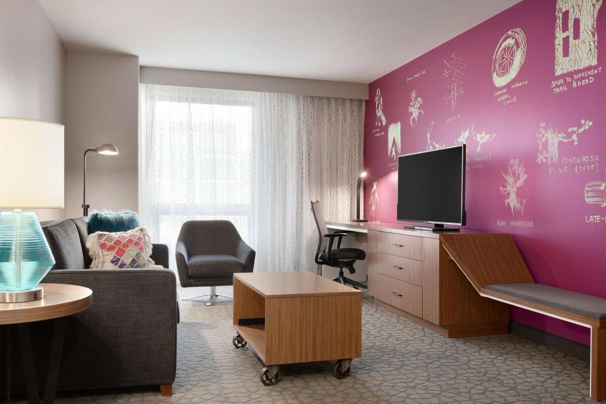 Suíte Júnior com Cama King-size e Sofá-cama