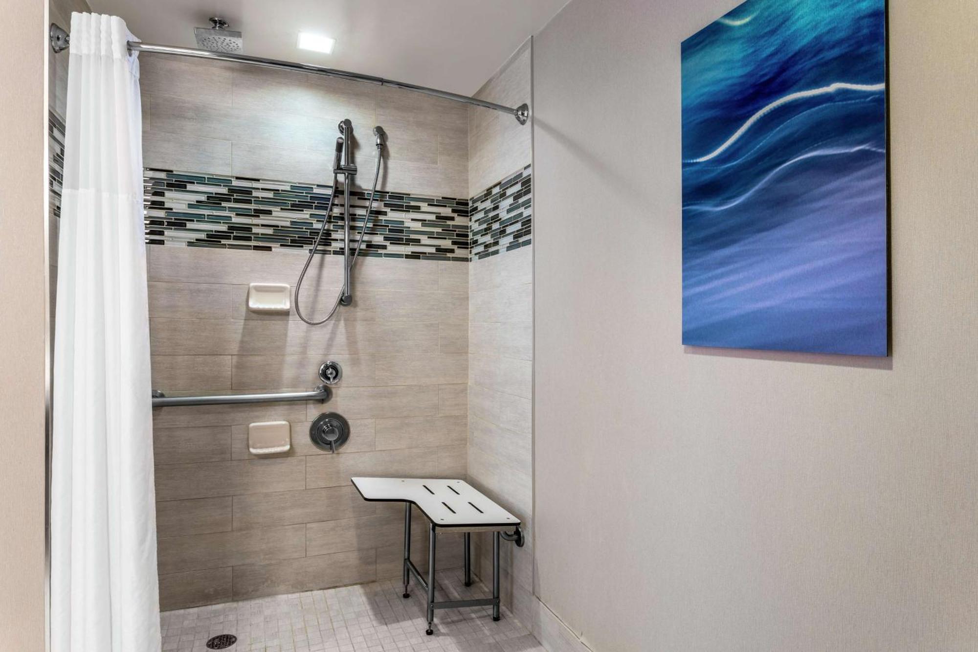 King Studio Roll Shower Mobility Hearing Access or Non-Smoking