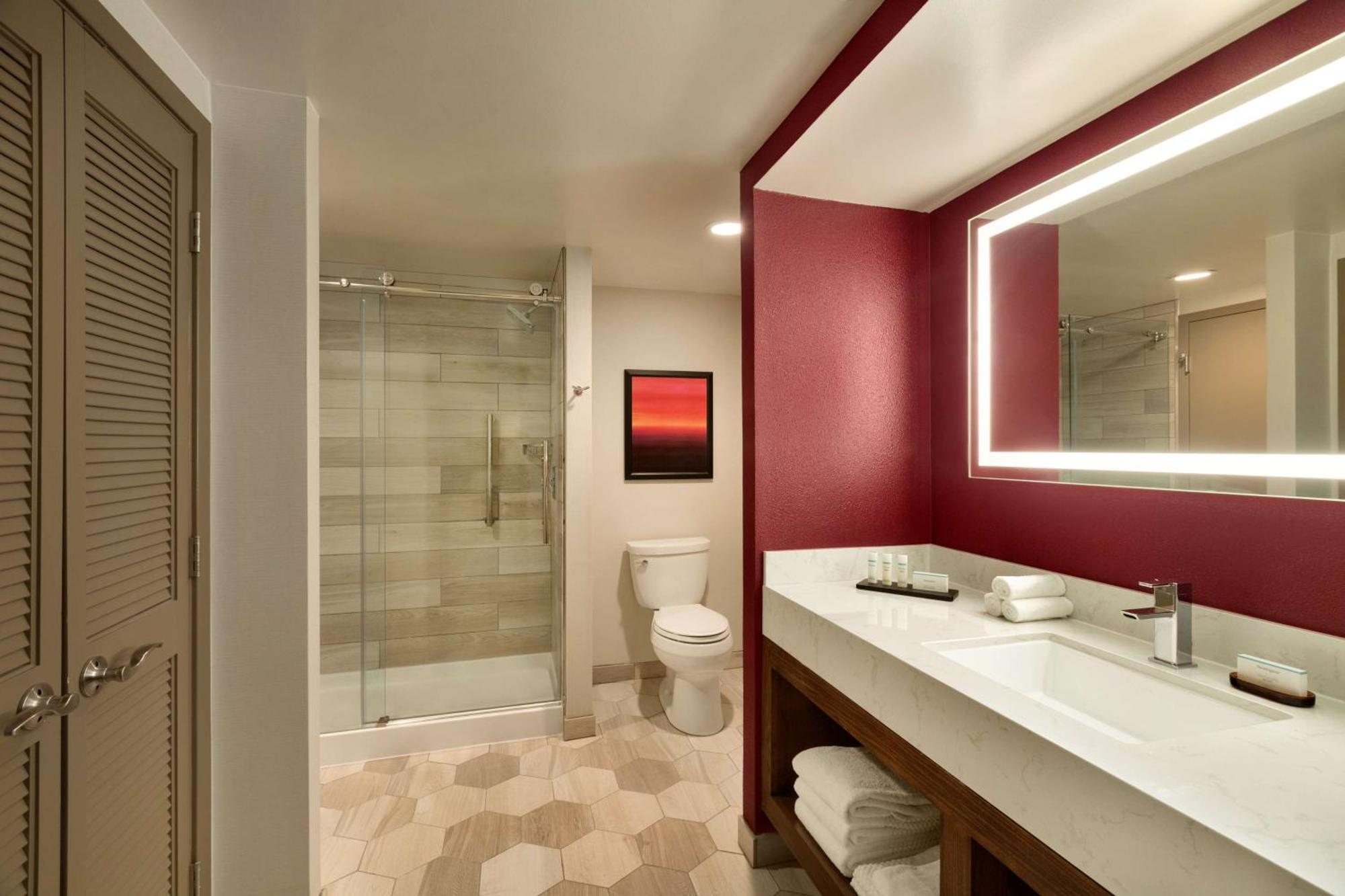 Conference Suite mit 1 Schlafzimmer und Kingsize-Bett
