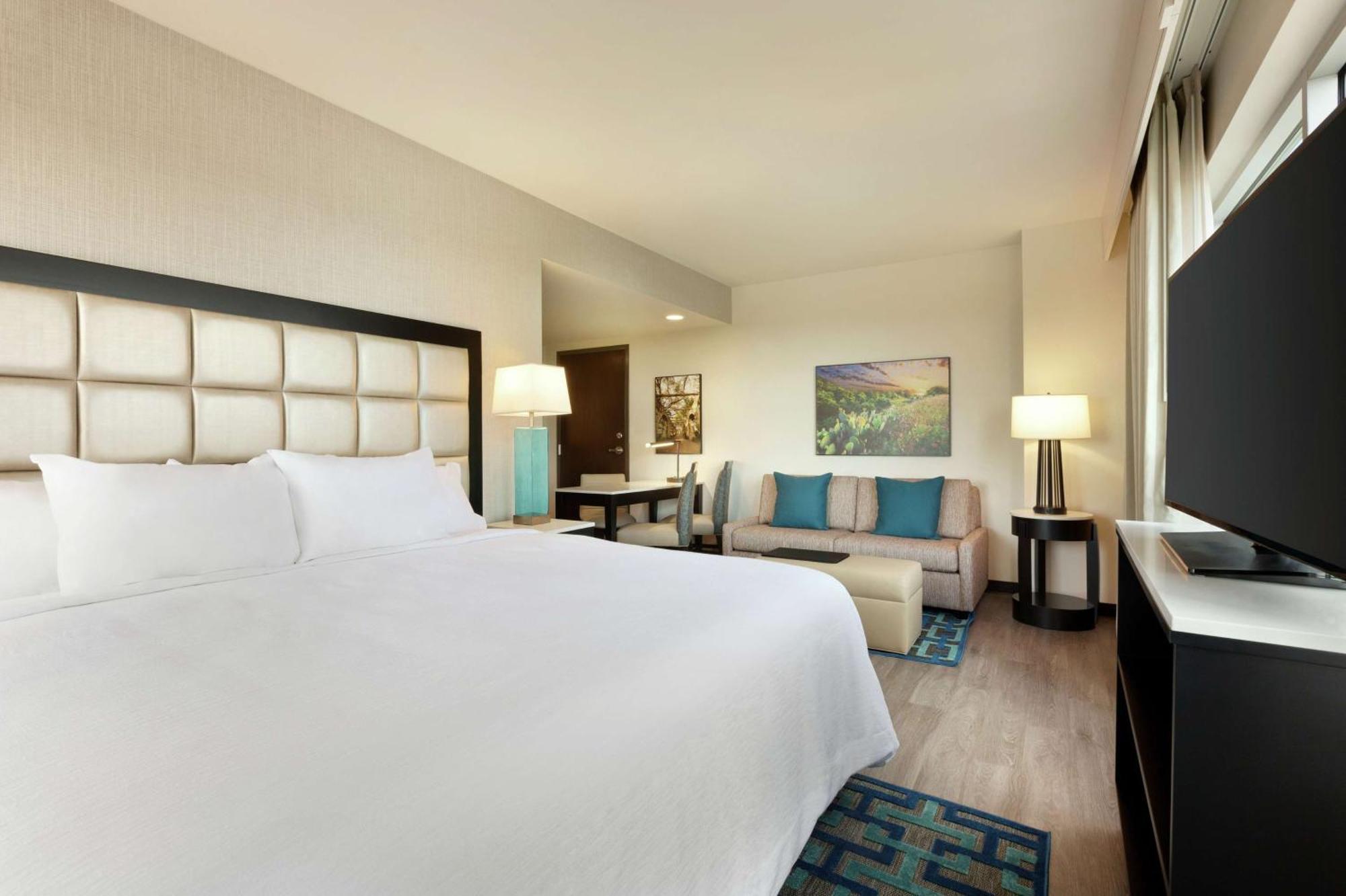 King Suite Hearing Accessible