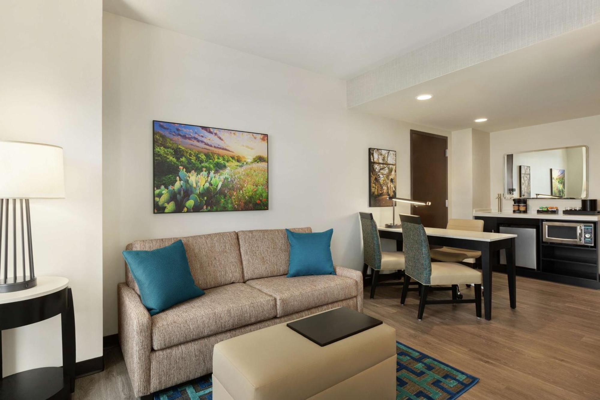 King Studio Suite