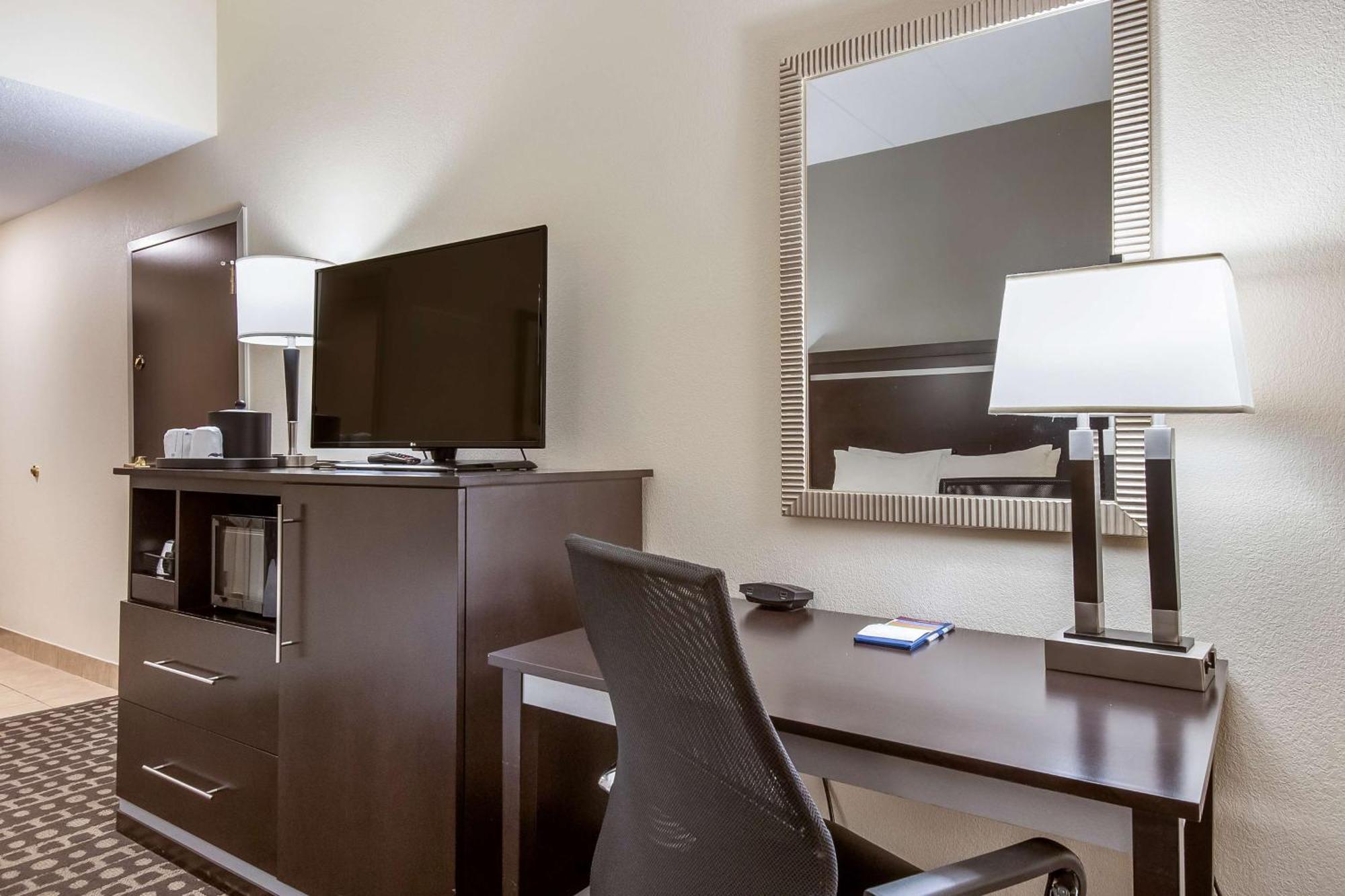 King Room Mobility Access or Non-Smoking