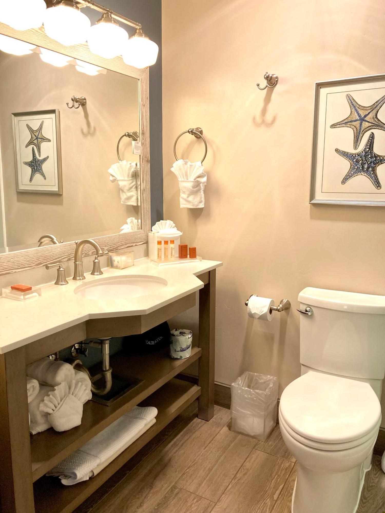 Deluxe Two Queen Beds Room