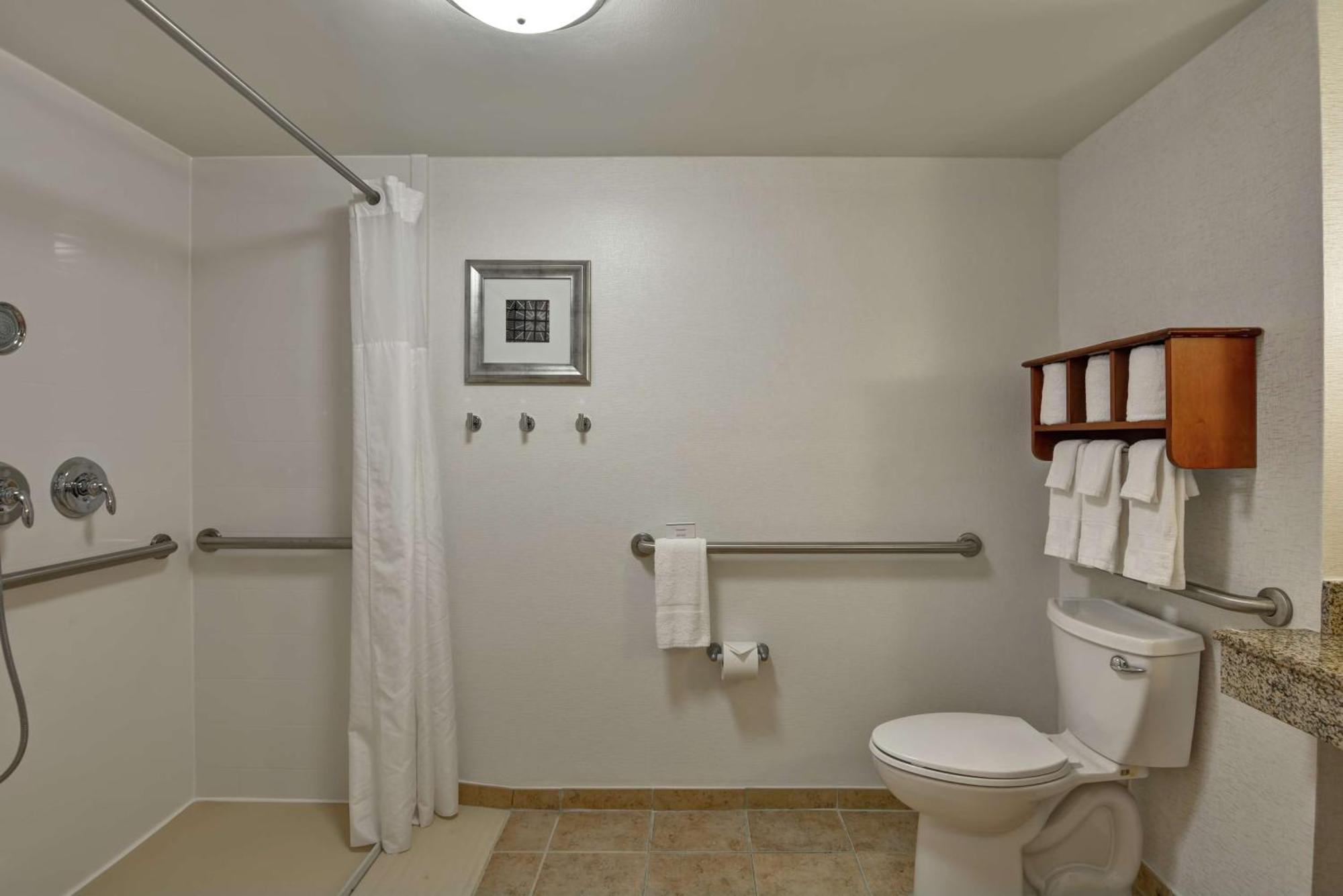 Habitación con ducha a ras de suelo - 1 cama grande - Adaptada para personas de movilidad reducida - No fumadores