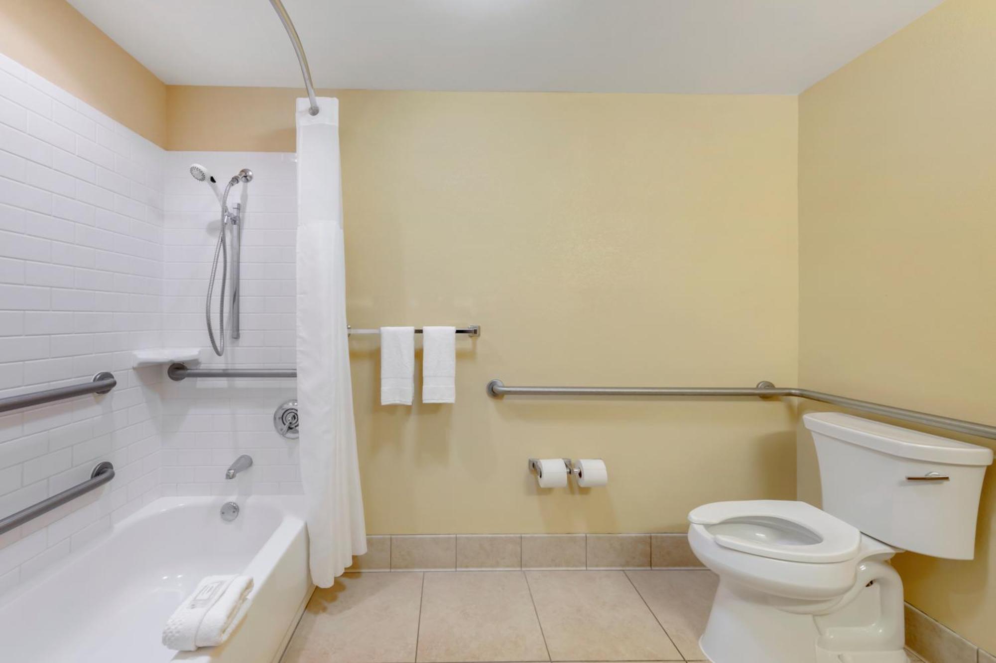 Accessible Room 2 Double Beds Accessible Tub Non-Smoking