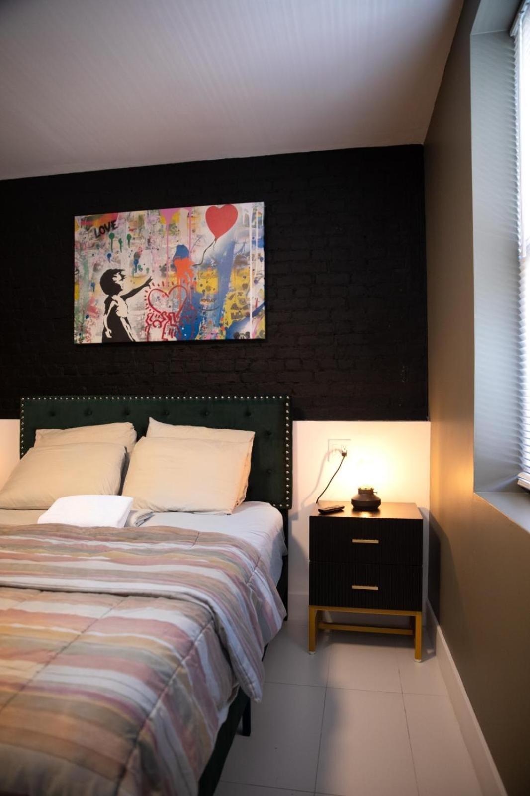QUEEN PRIVATE ROOM DELUXE ENSUITE