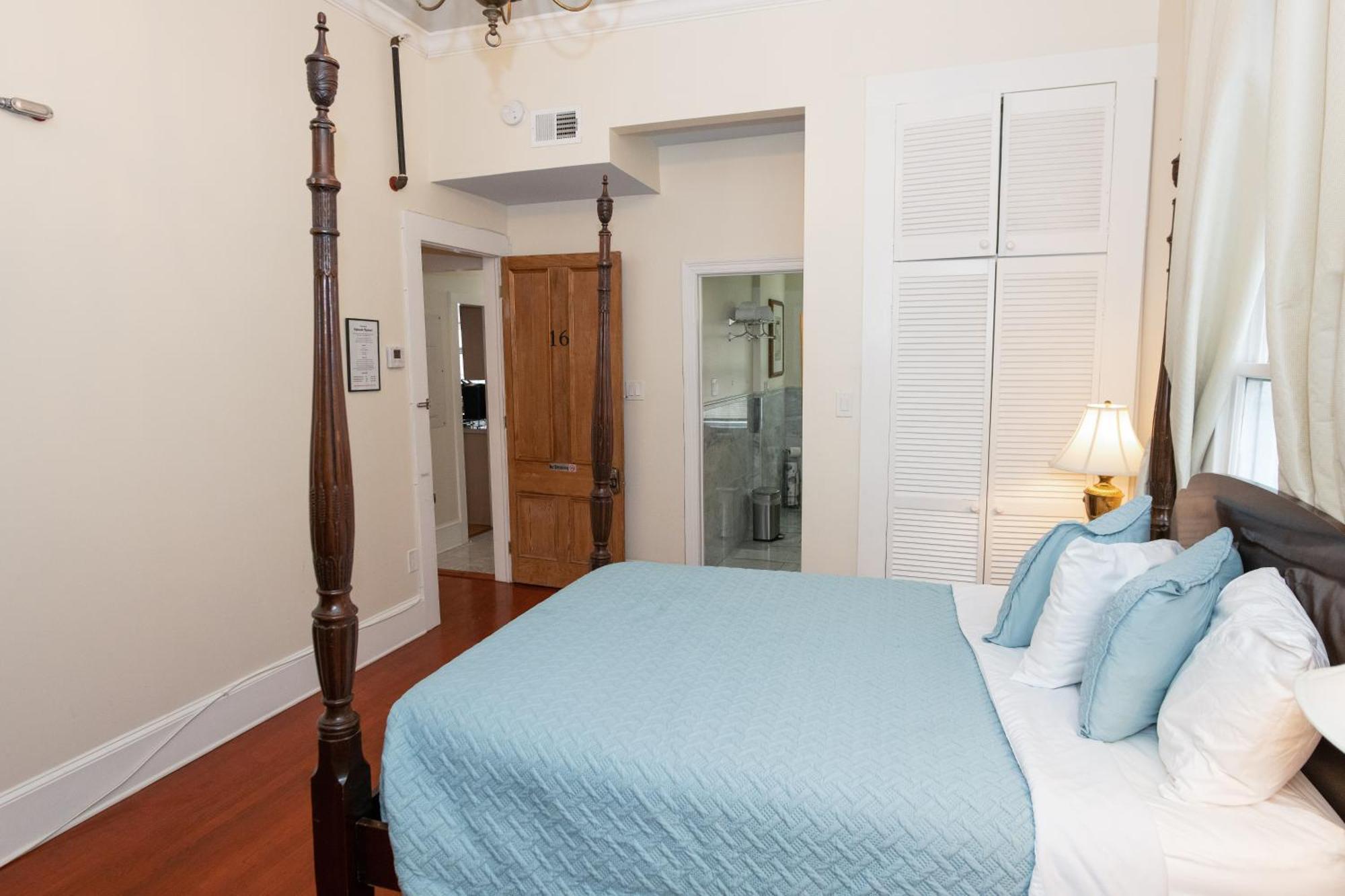 Superior Queen Room