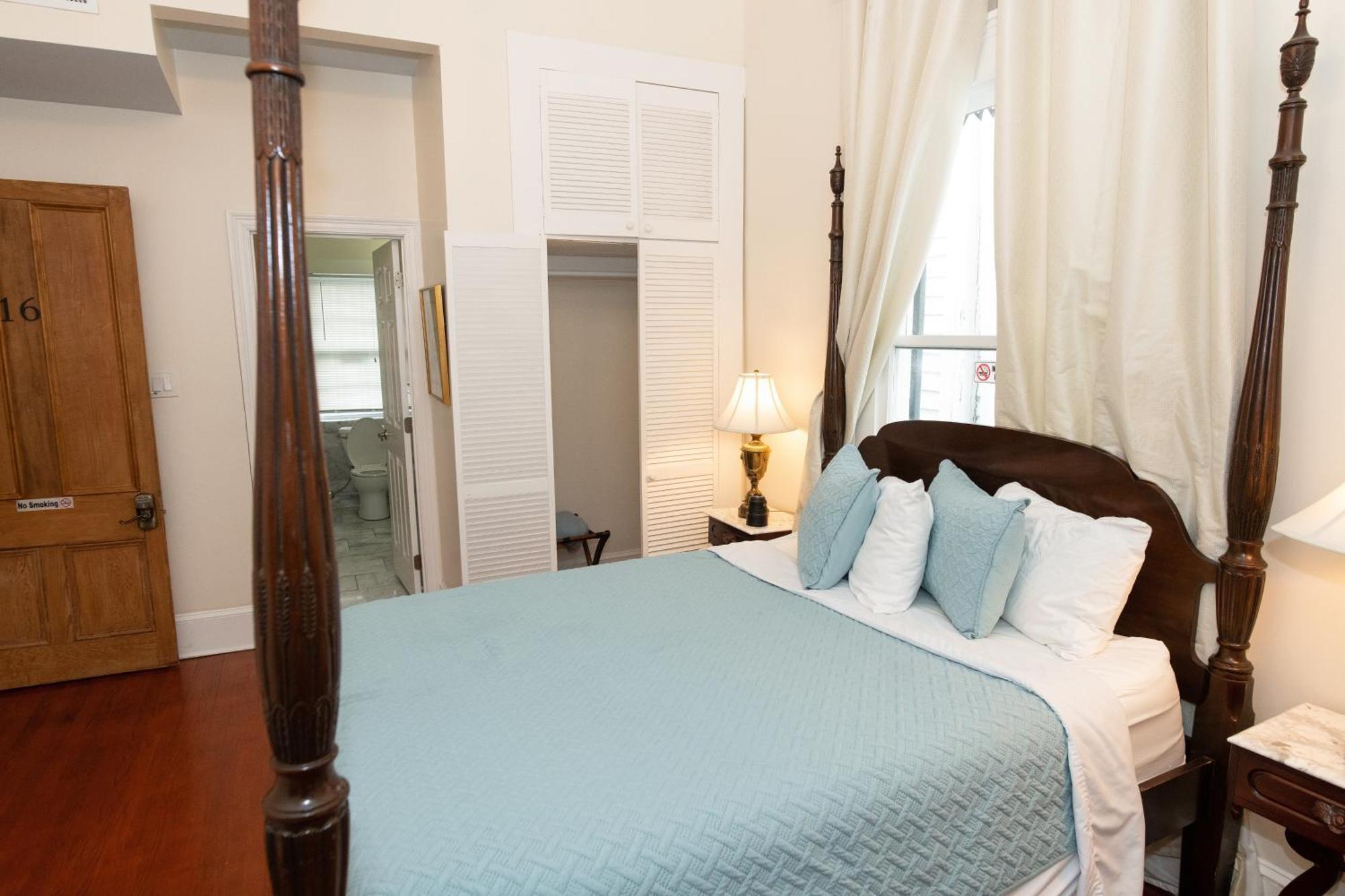 Superior Queen Room