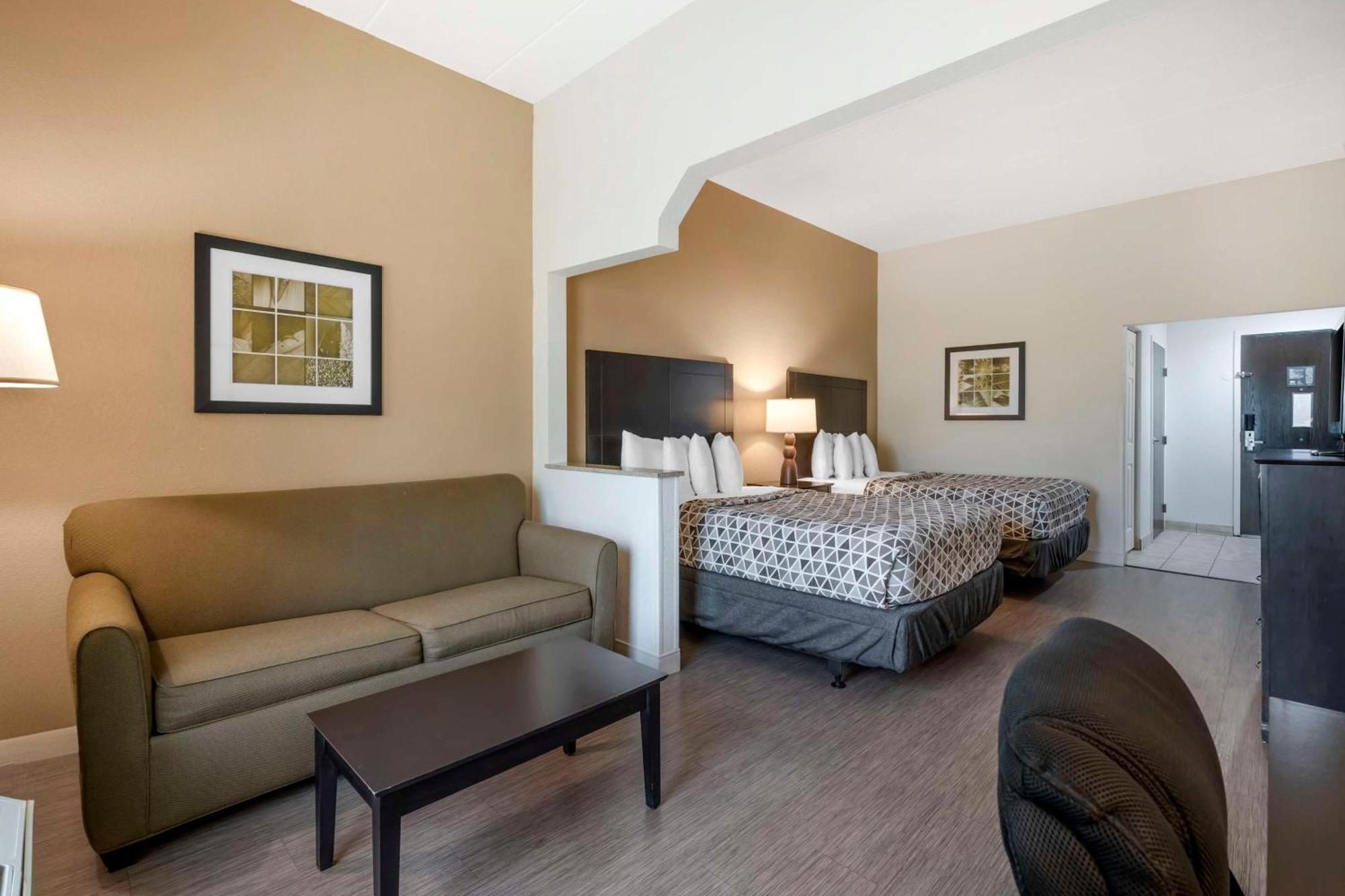 Suite Two Double Beds Non-Smoking