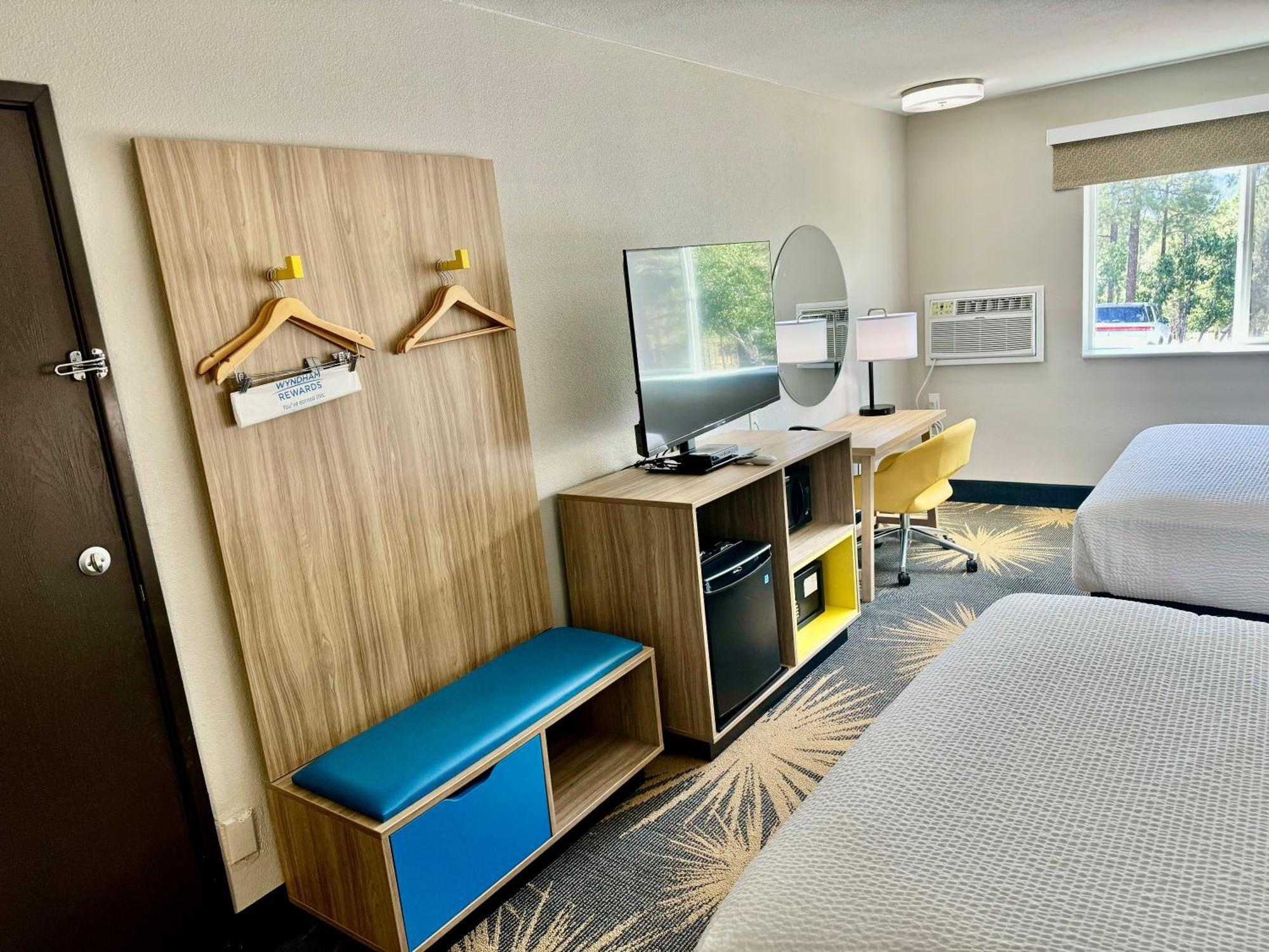 Kamer met 2 Queensize Bedden - Rookvrij