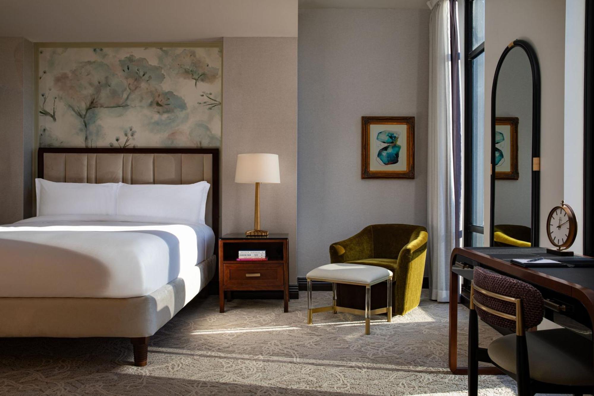 Larger Guest room, 1 King,1620198071:JPEG