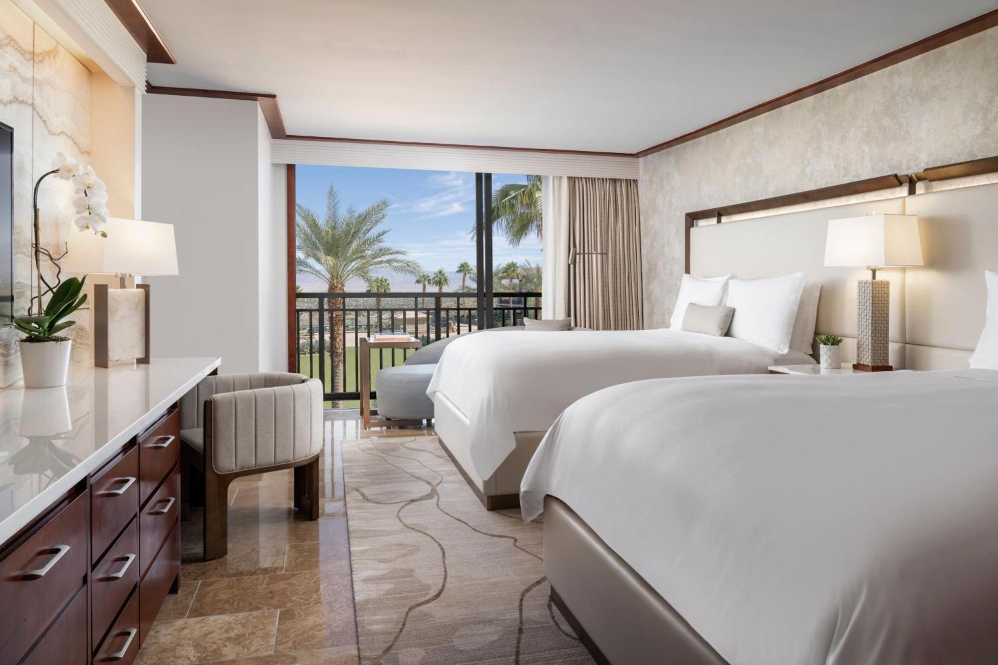 Deluxe Resort Room 2 Queens