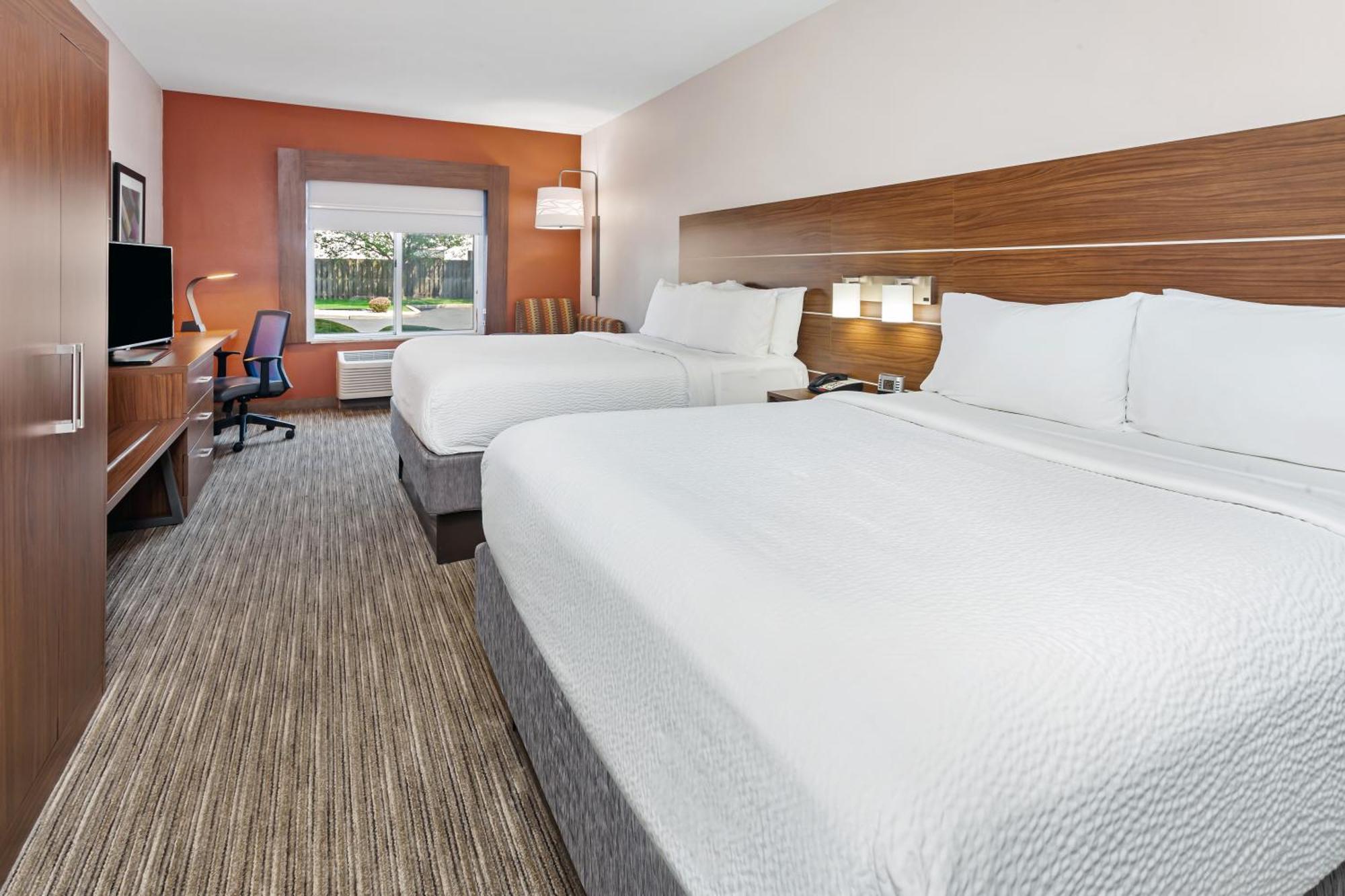 Standard Queen Room Two Queen Beds Extra Floor Space