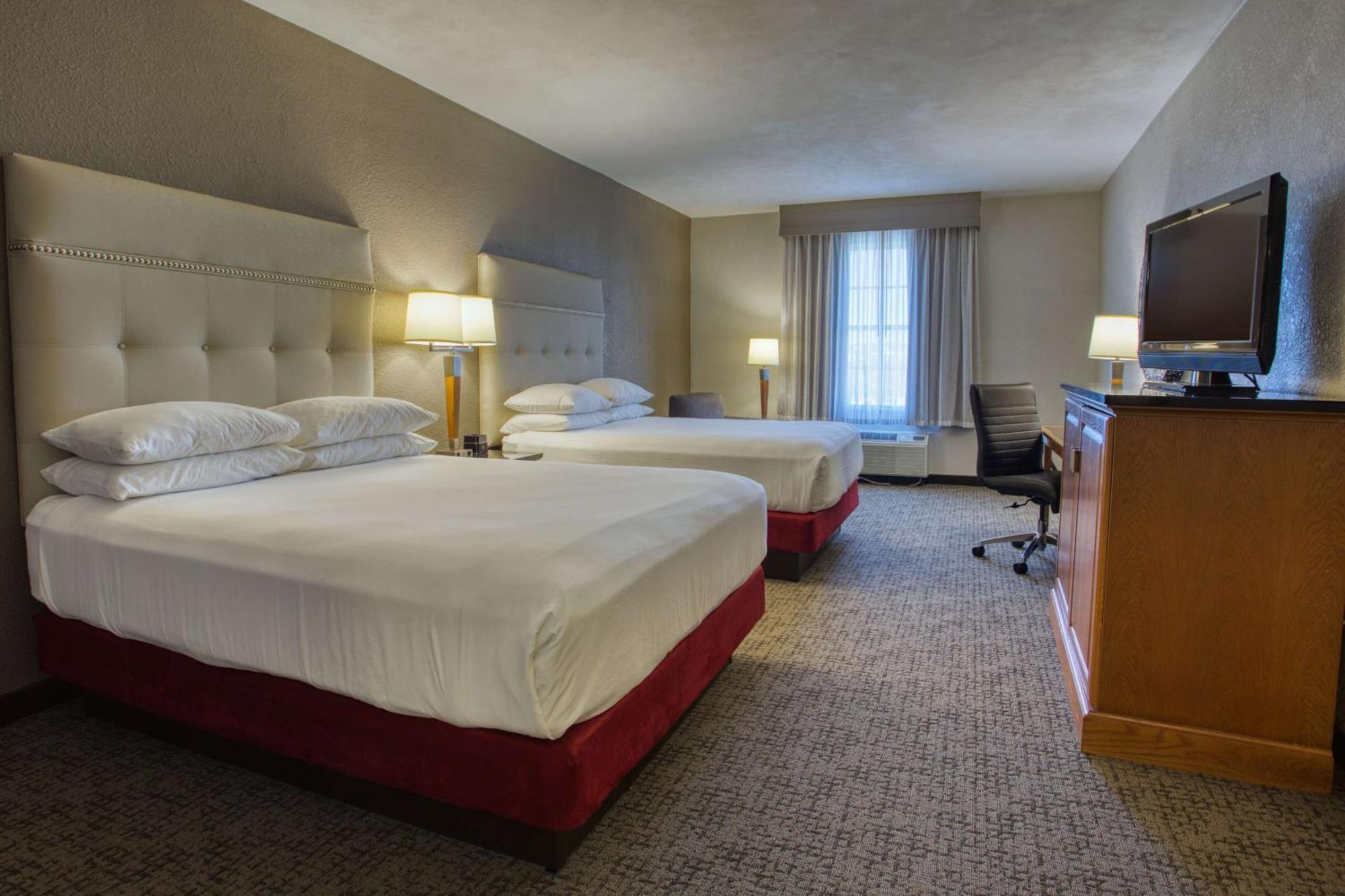 Deluxe Queen Room Two Queen Beds,1624772019:JPEG
