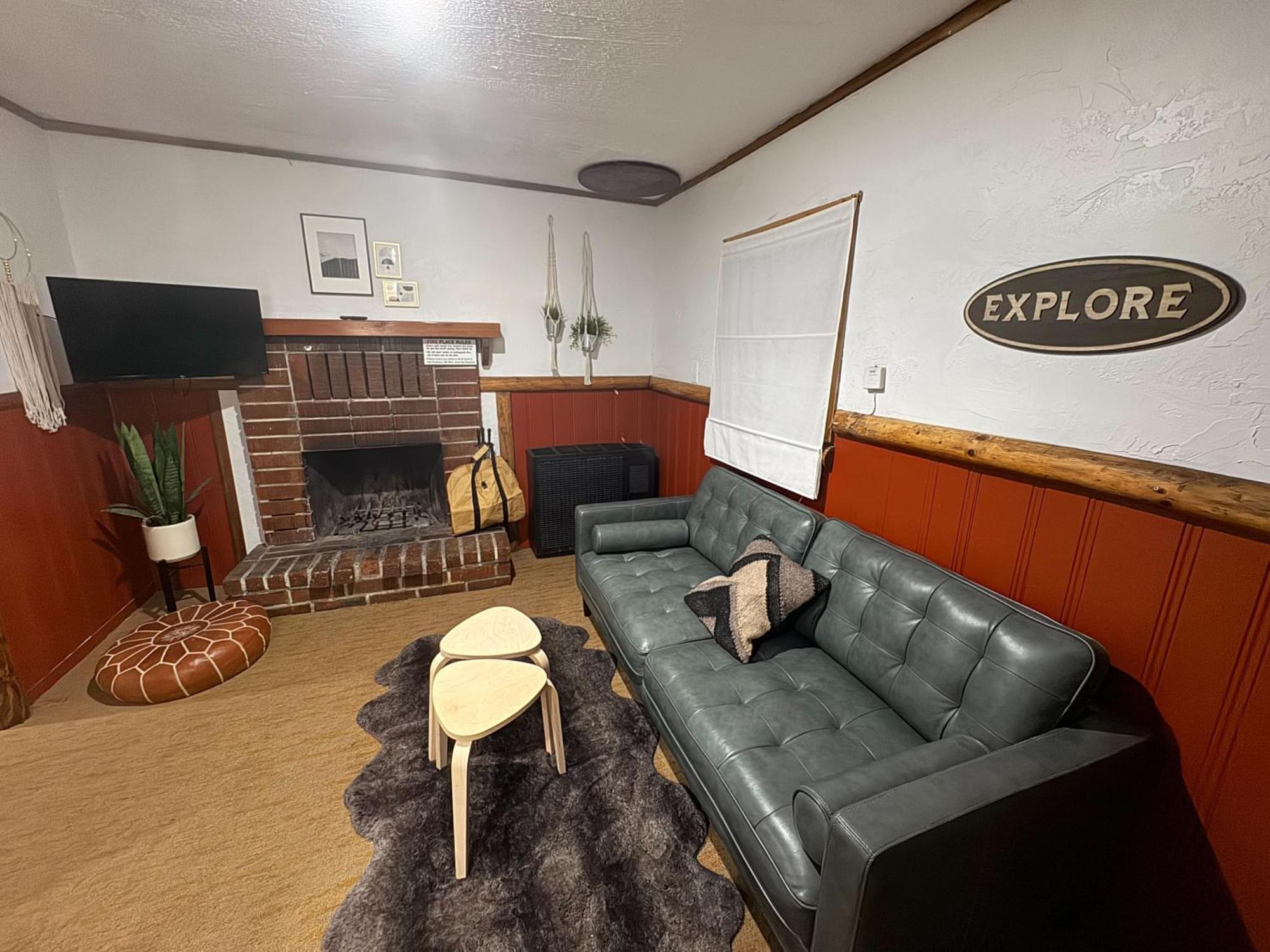 Deluxe Queen Suite