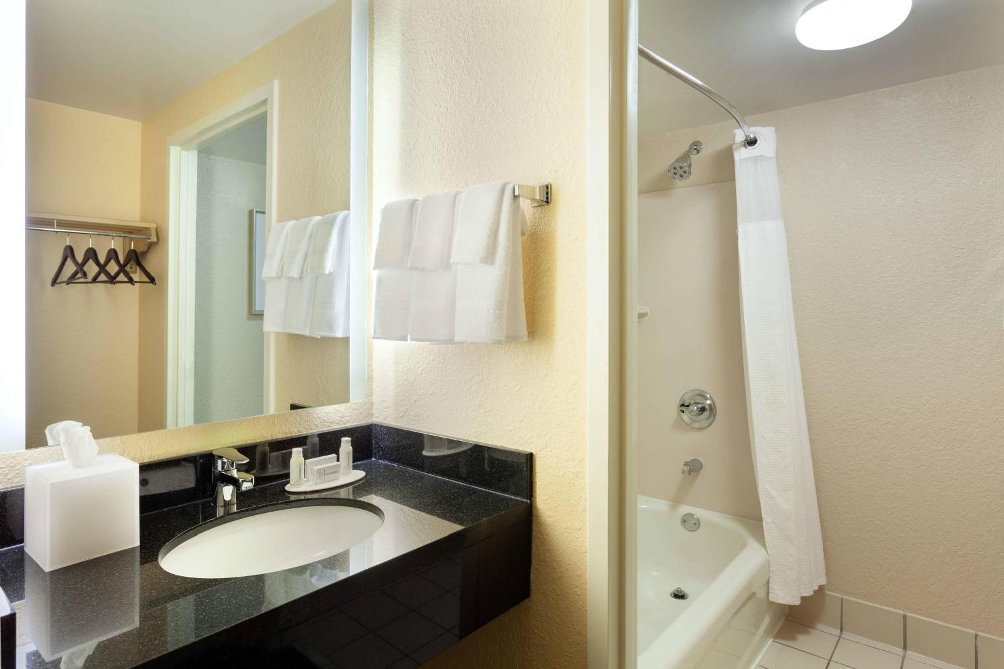 Quarto Maior com 1 Cama King-size