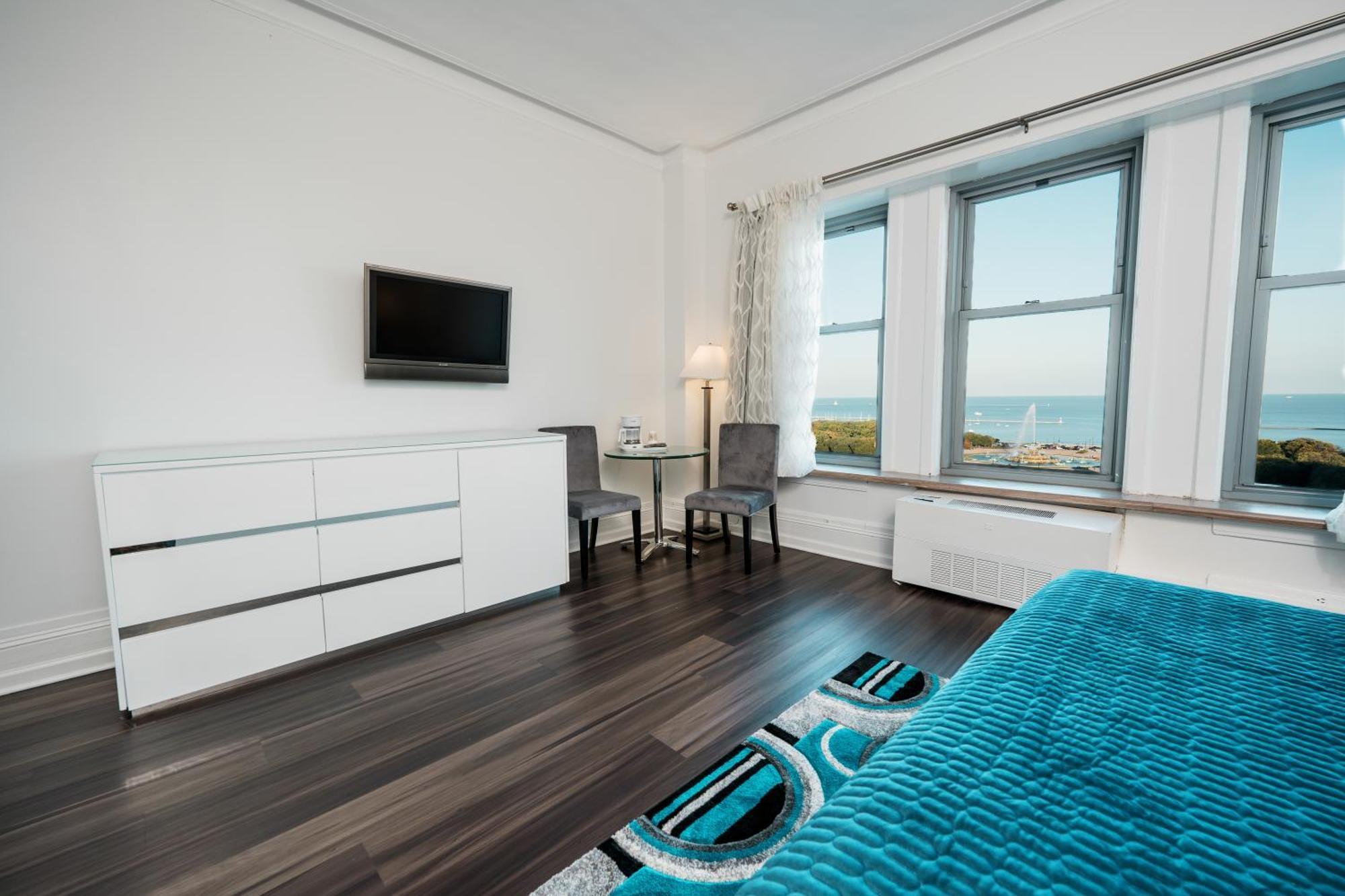 King Suite with Lake View,1633677019:JPEG