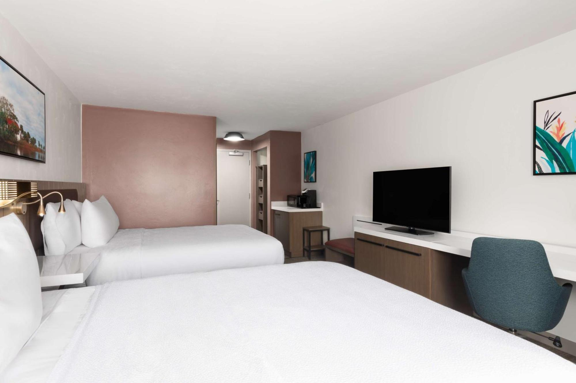 Chambre avec 2 Grands Lits Queen-Size