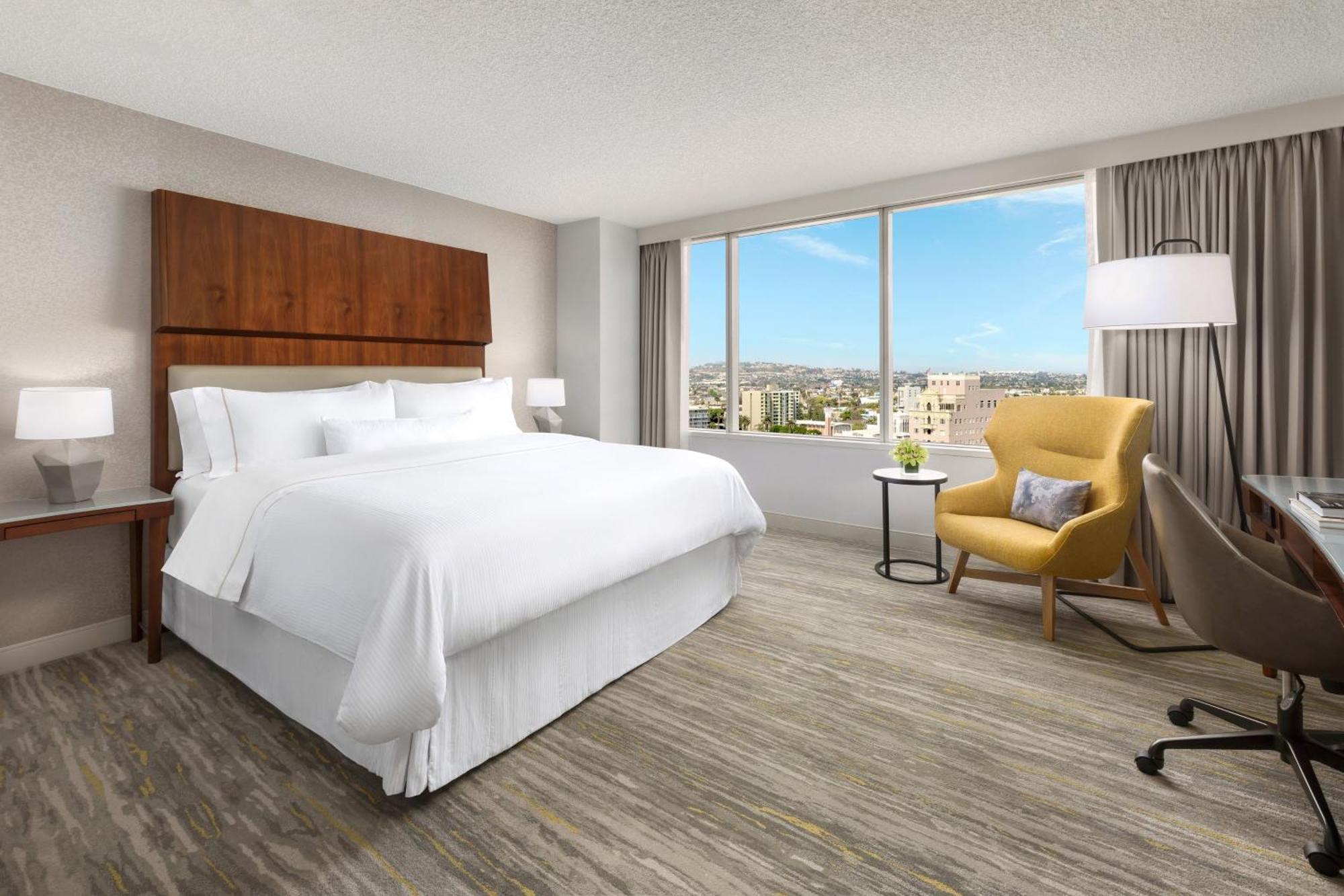 Guest room 1 King City view
