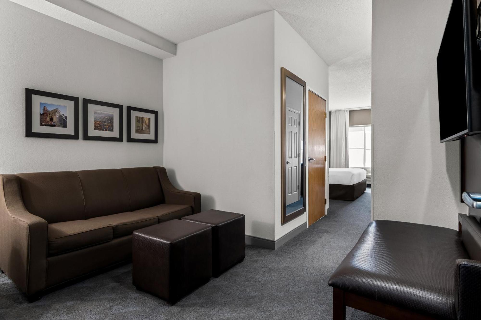King Suite Non-Smoking